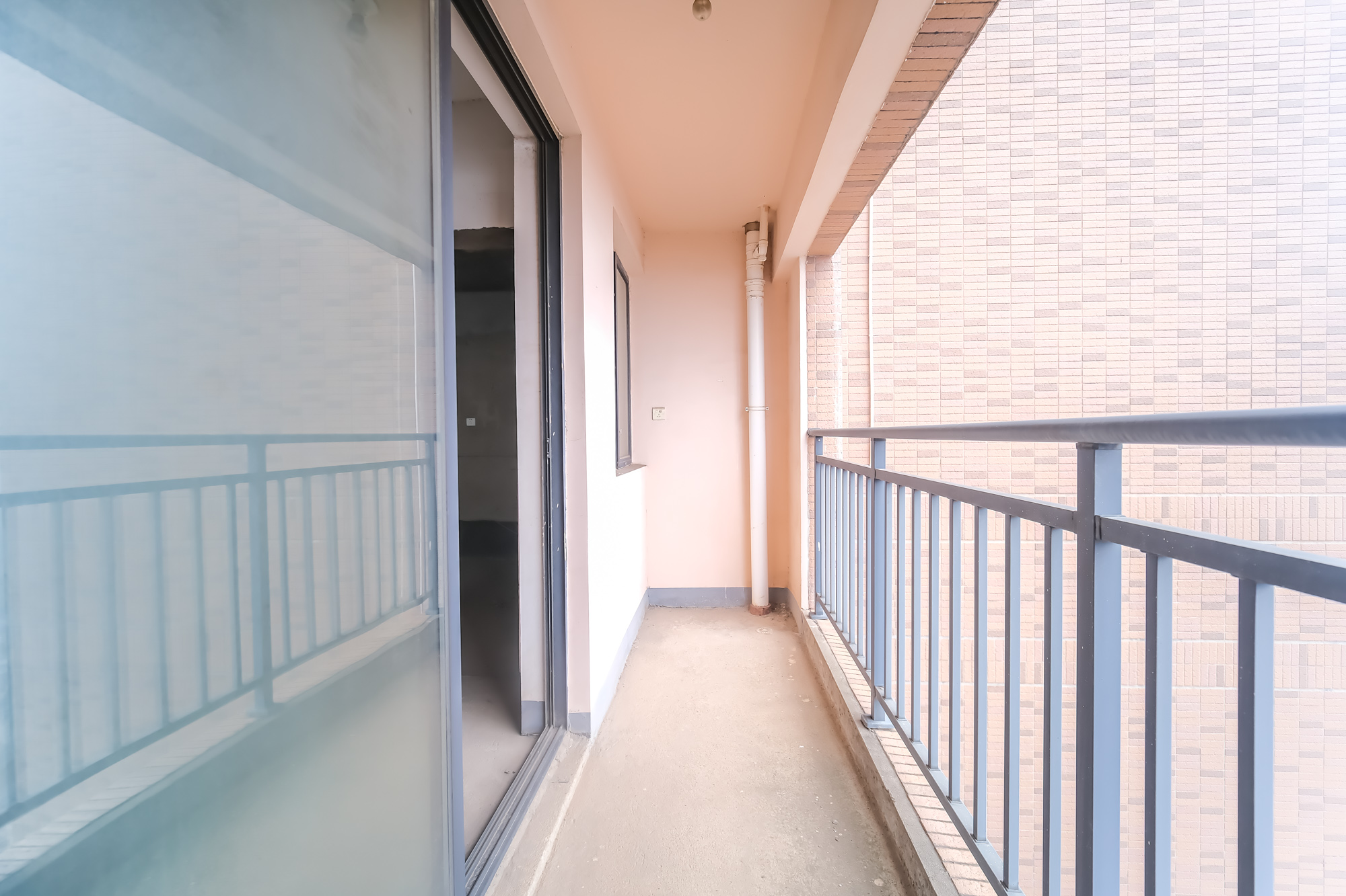 三一街区 3室2厅1卫 99.0万 三一街区 3室2厅1卫 99.0万阳台