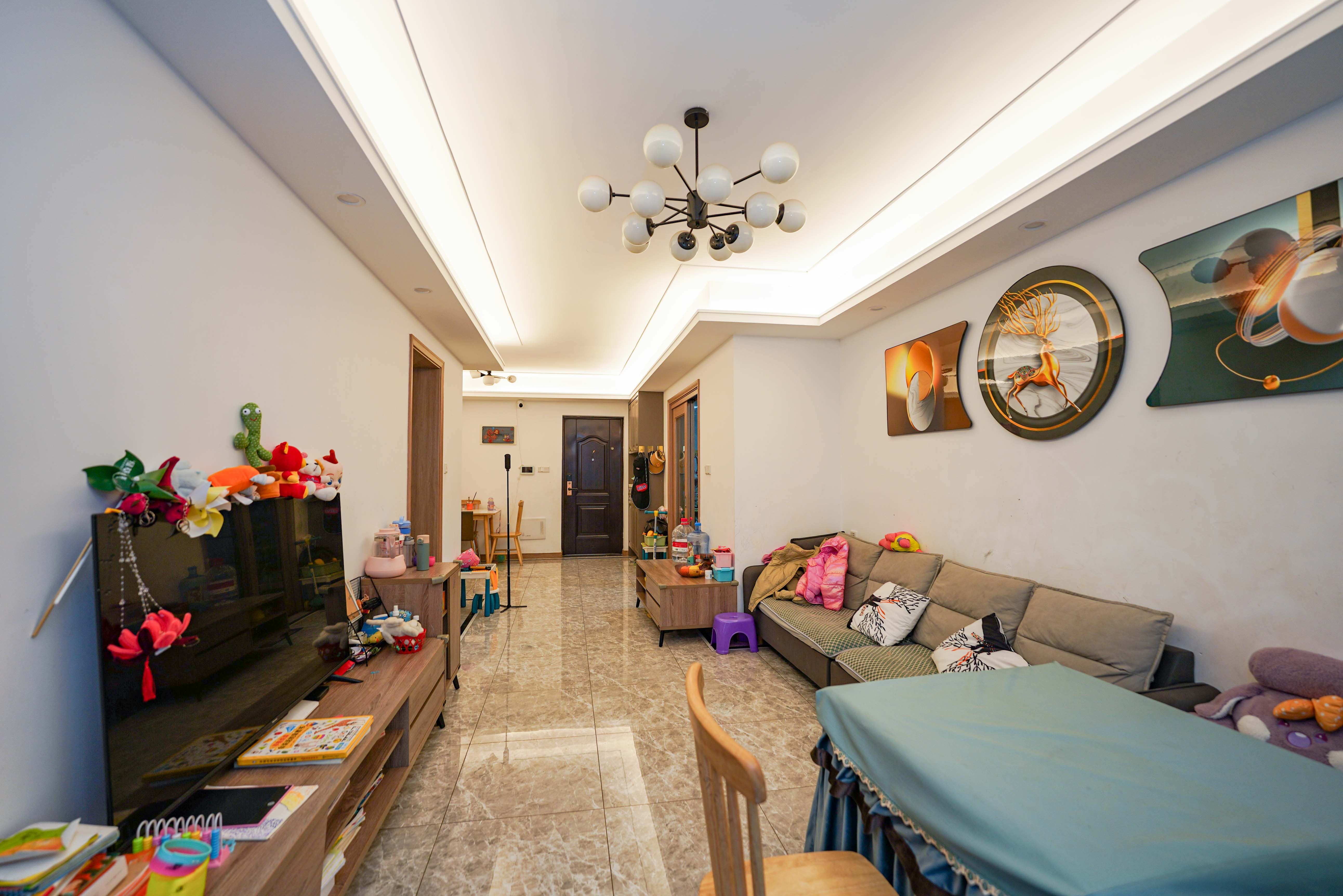 金地铂悦  3室2厅1卫    88.8万 金地铂悦  3室2厅1卫    88.8万客厅