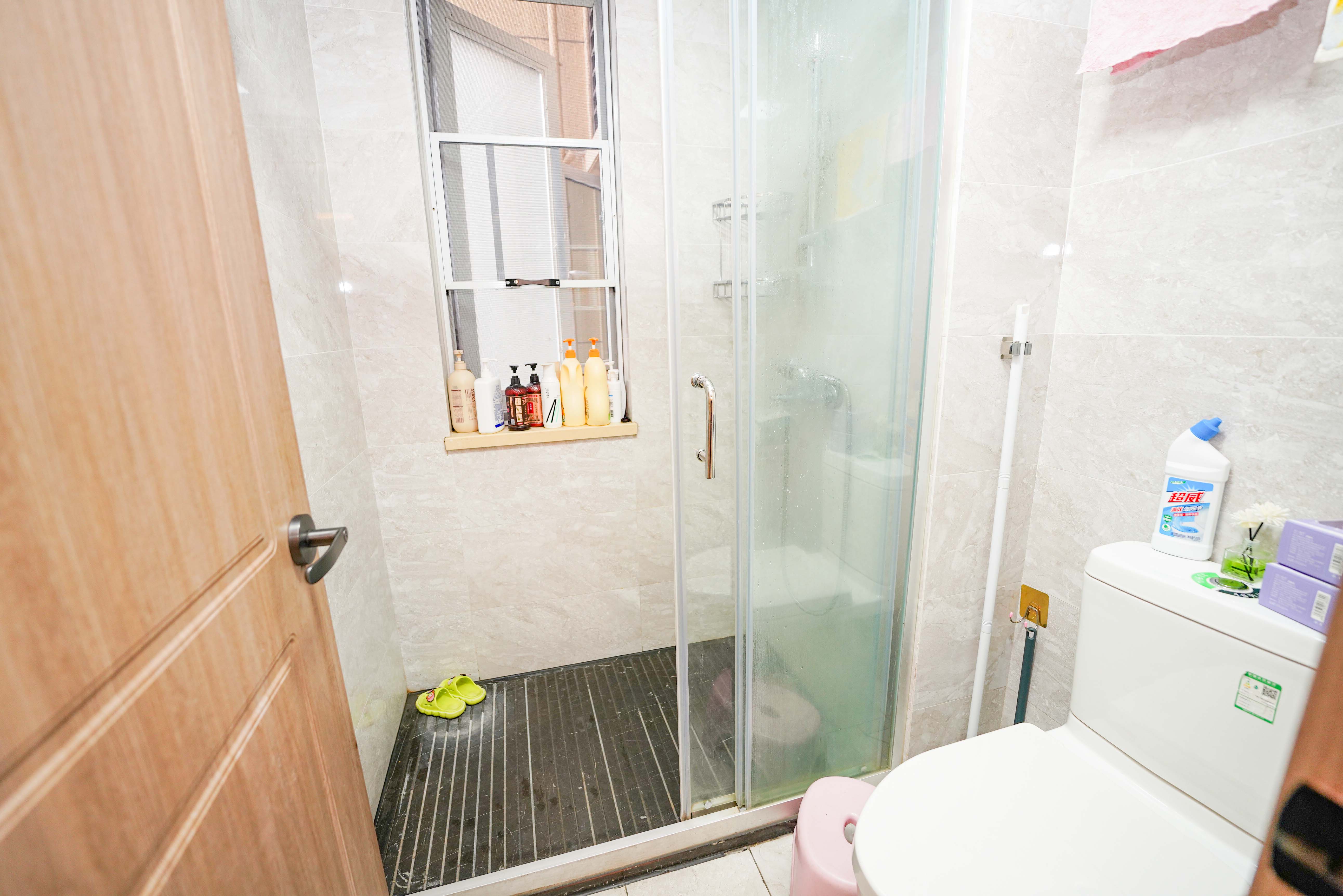 金地铂悦  3室2厅1卫    88.8万 金地铂悦  3室2厅1卫    88.8万卫生间