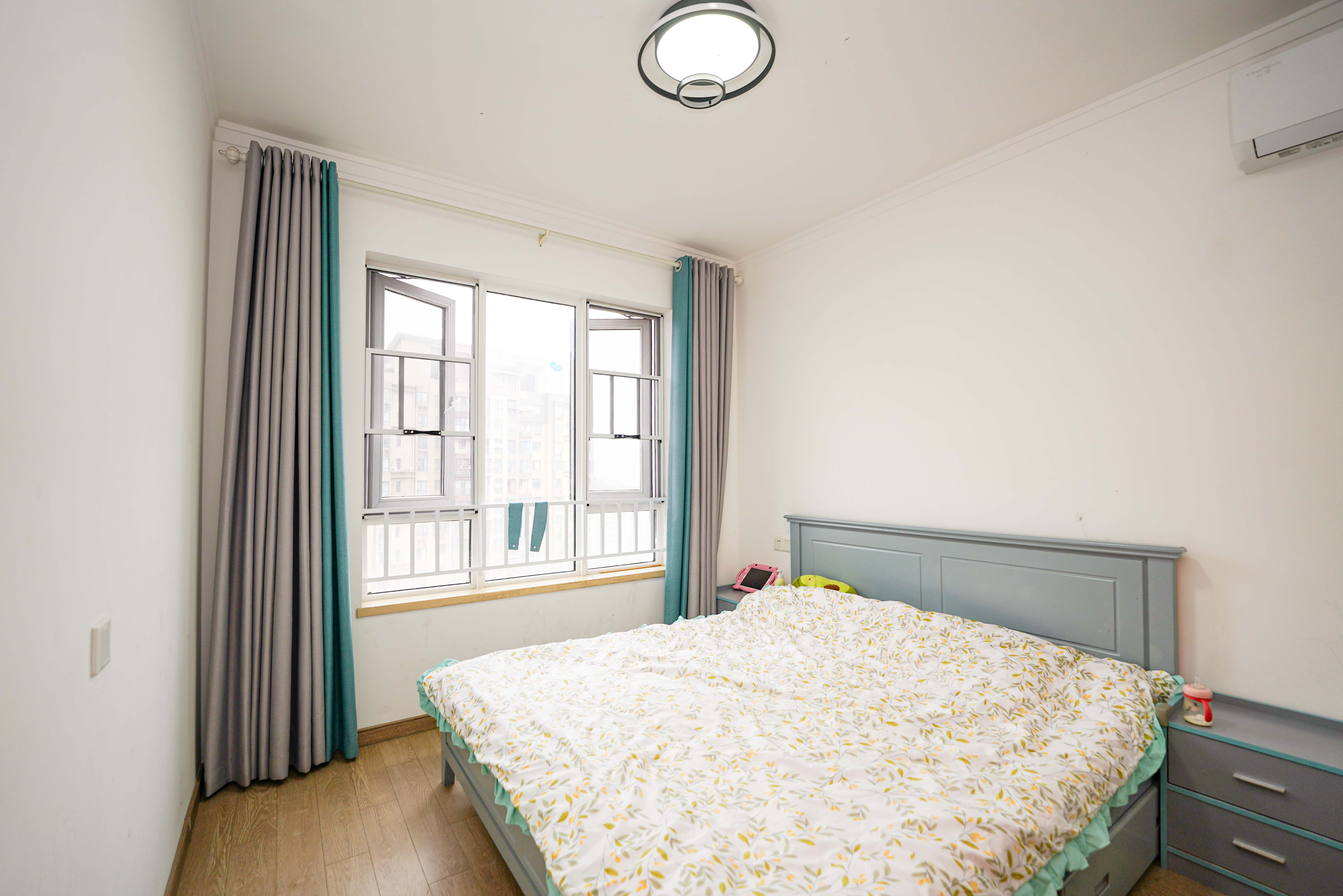 金地铂悦  3室2厅1卫    88.8万 金地铂悦  3室2厅1卫    88.8万卧室