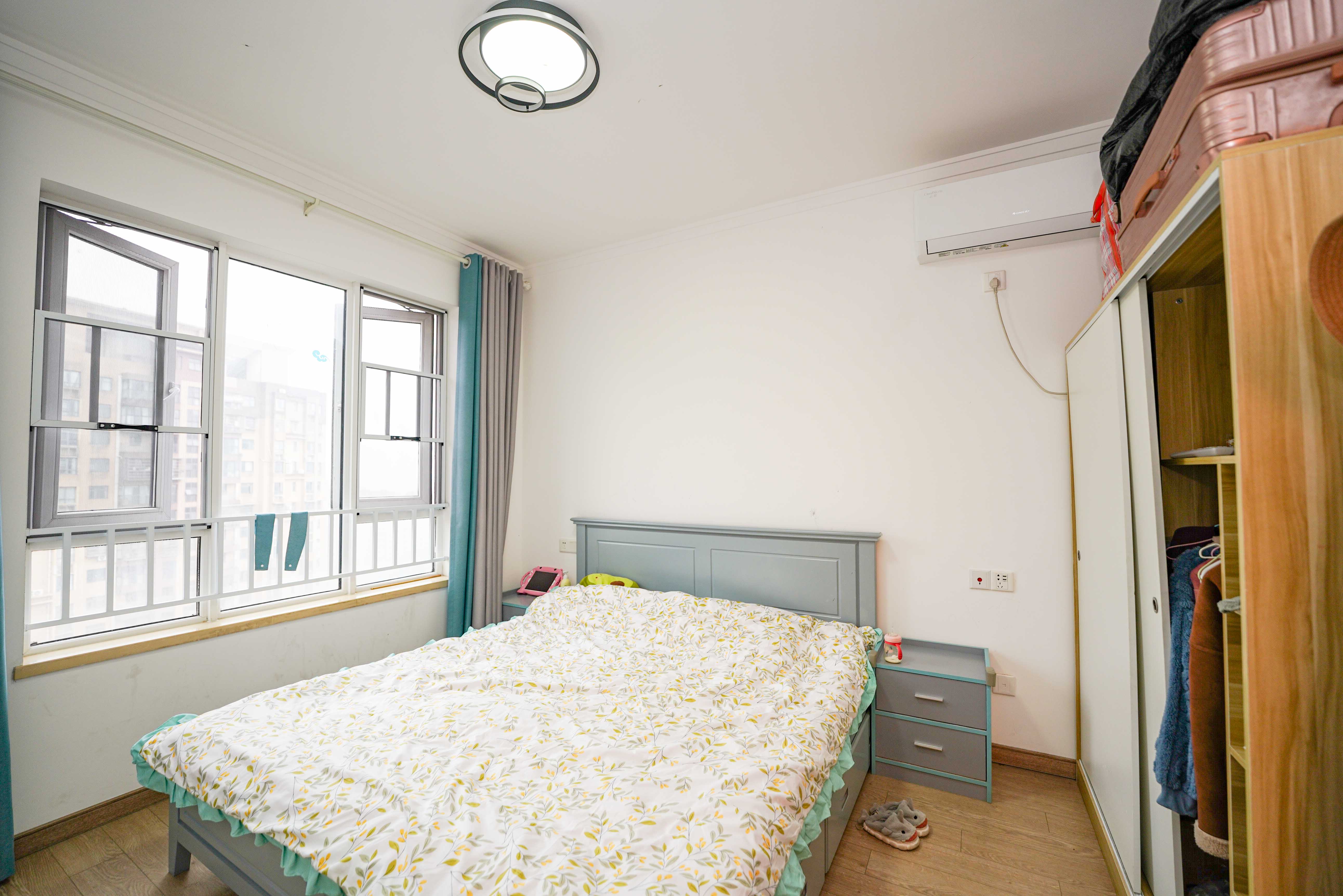 金地铂悦  3室2厅1卫    88.8万 金地铂悦  3室2厅1卫    88.8万卧室