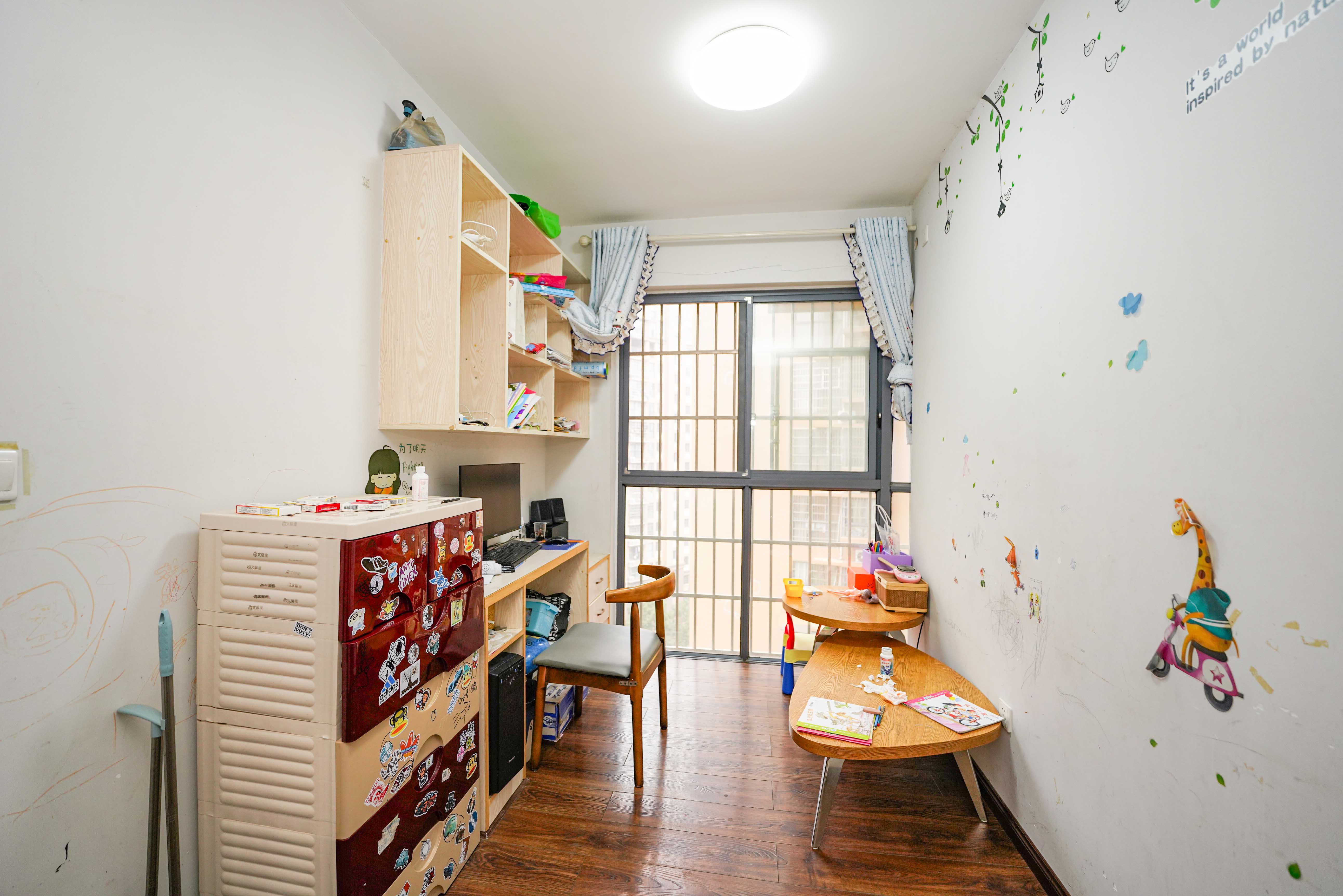 山水嘉园 3室1厅1卫 51.0万 山水嘉园 3室1厅1卫 51.0万卧室