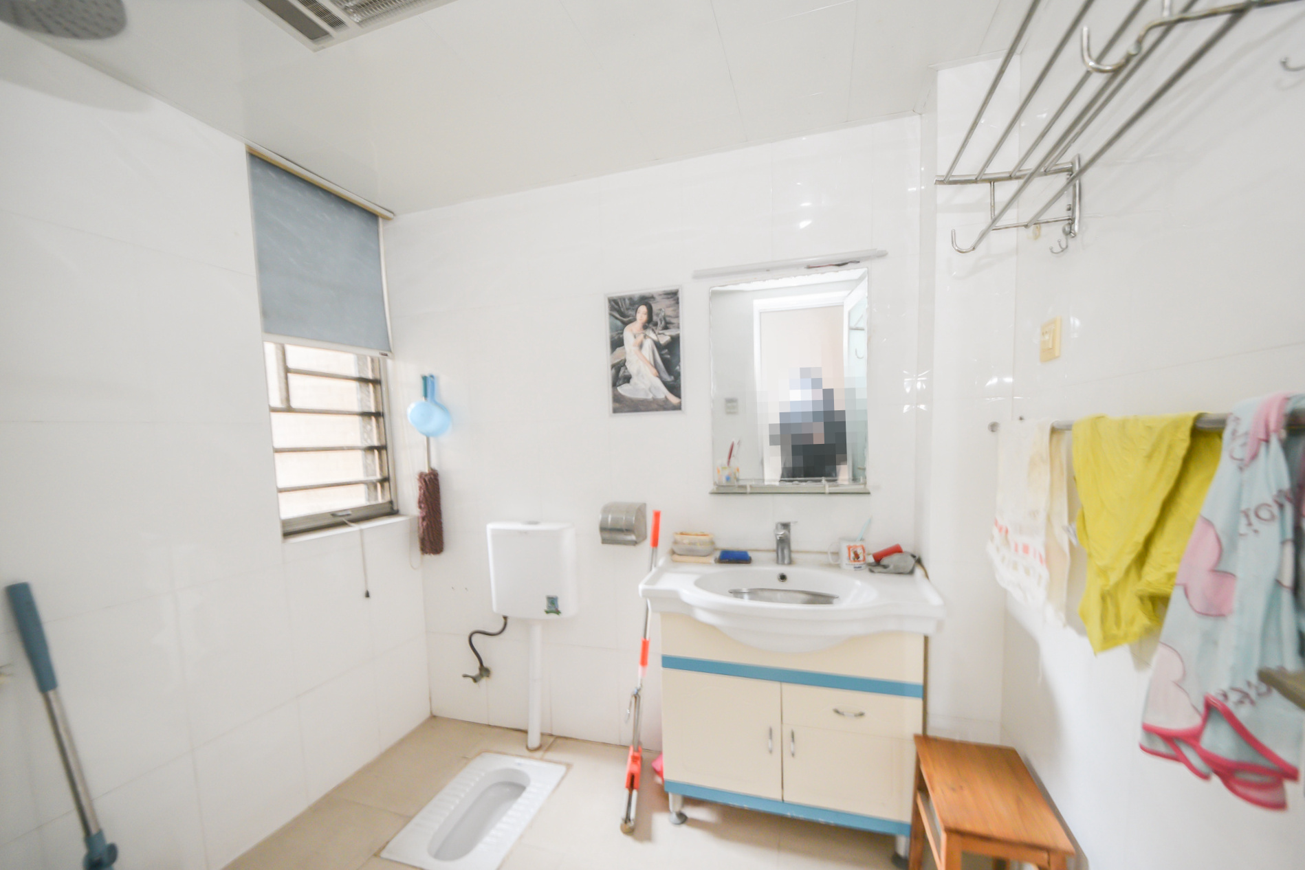 山水花都  4室2厅2卫    129.0万卫生间