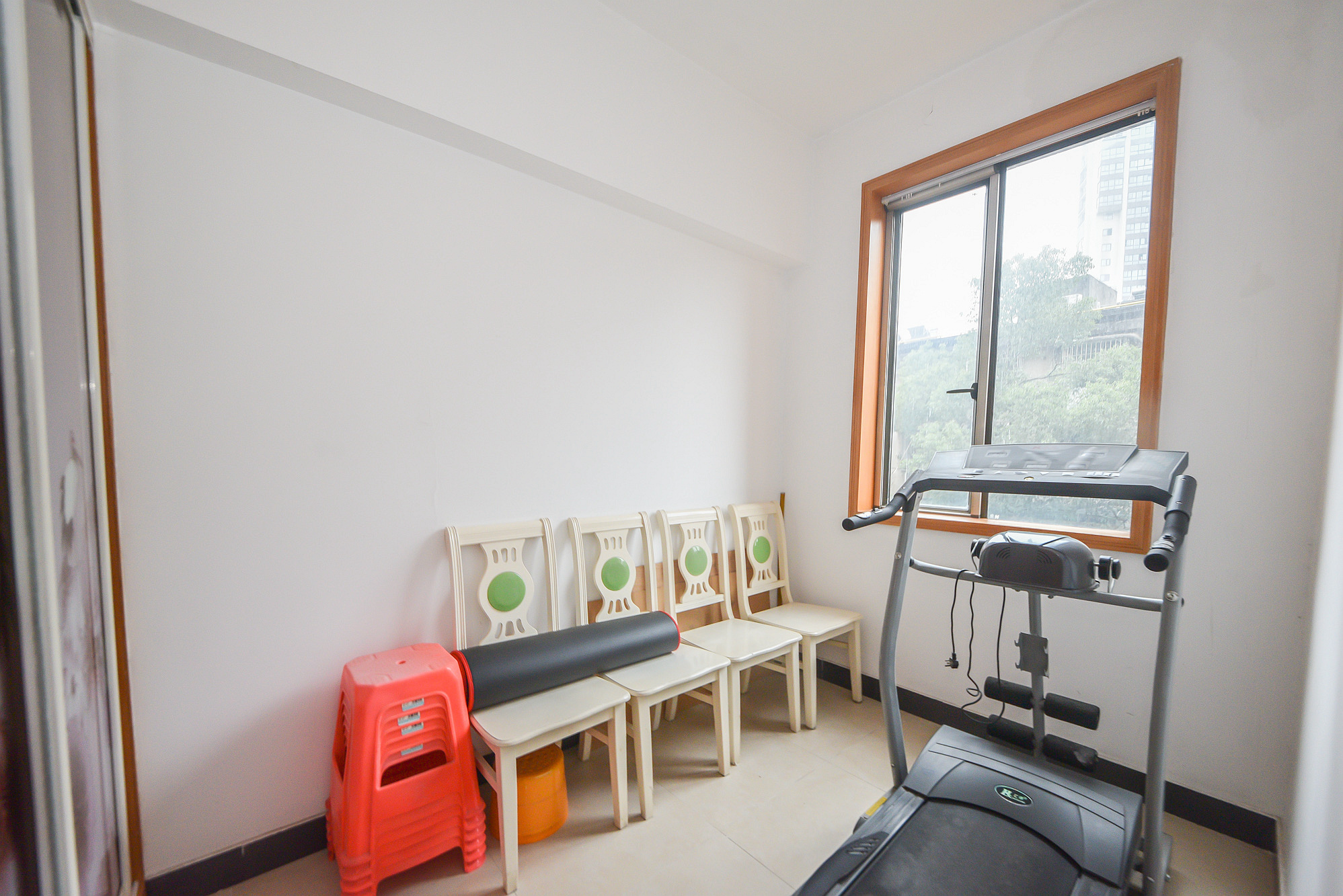 山水花都  4室2厅2卫    129.0万卧室