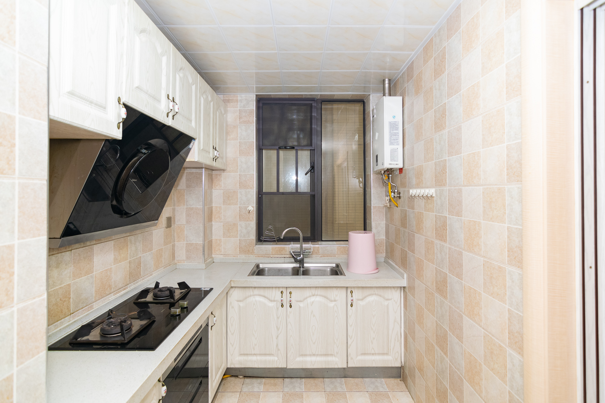 湖南报业文化城(米地亚家园)  3室2厅2卫    106.0万 湖南报业文化城(米地亚家园)  3室2厅2卫    106.0万厨房