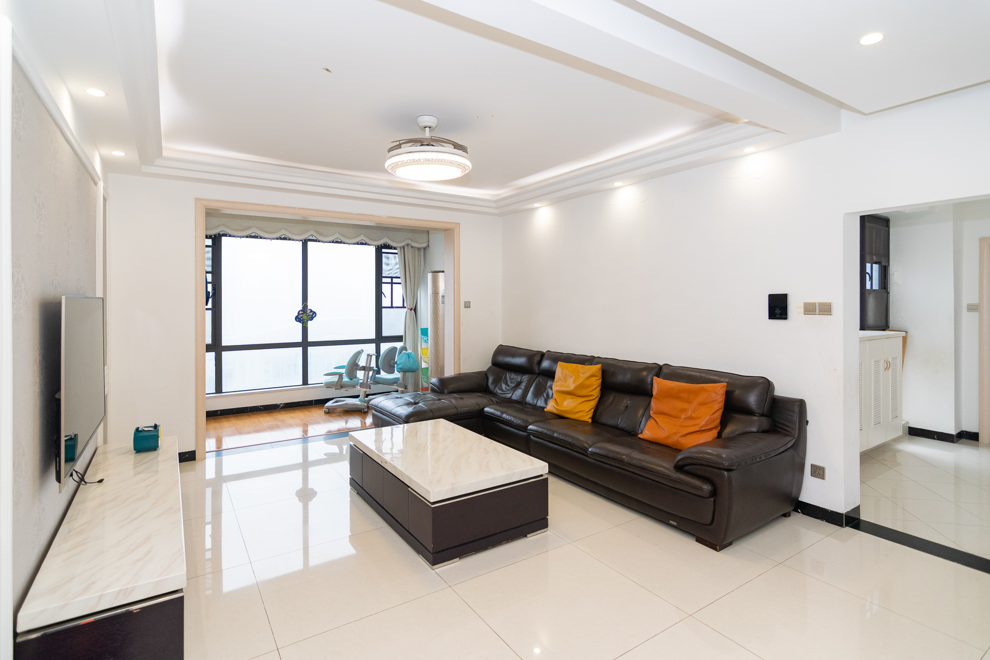 湖南报业文化城(米地亚家园)  3室2厅2卫    106.0万 湖南报业文化城(米地亚家园)  3室2厅2卫    106.0万客厅