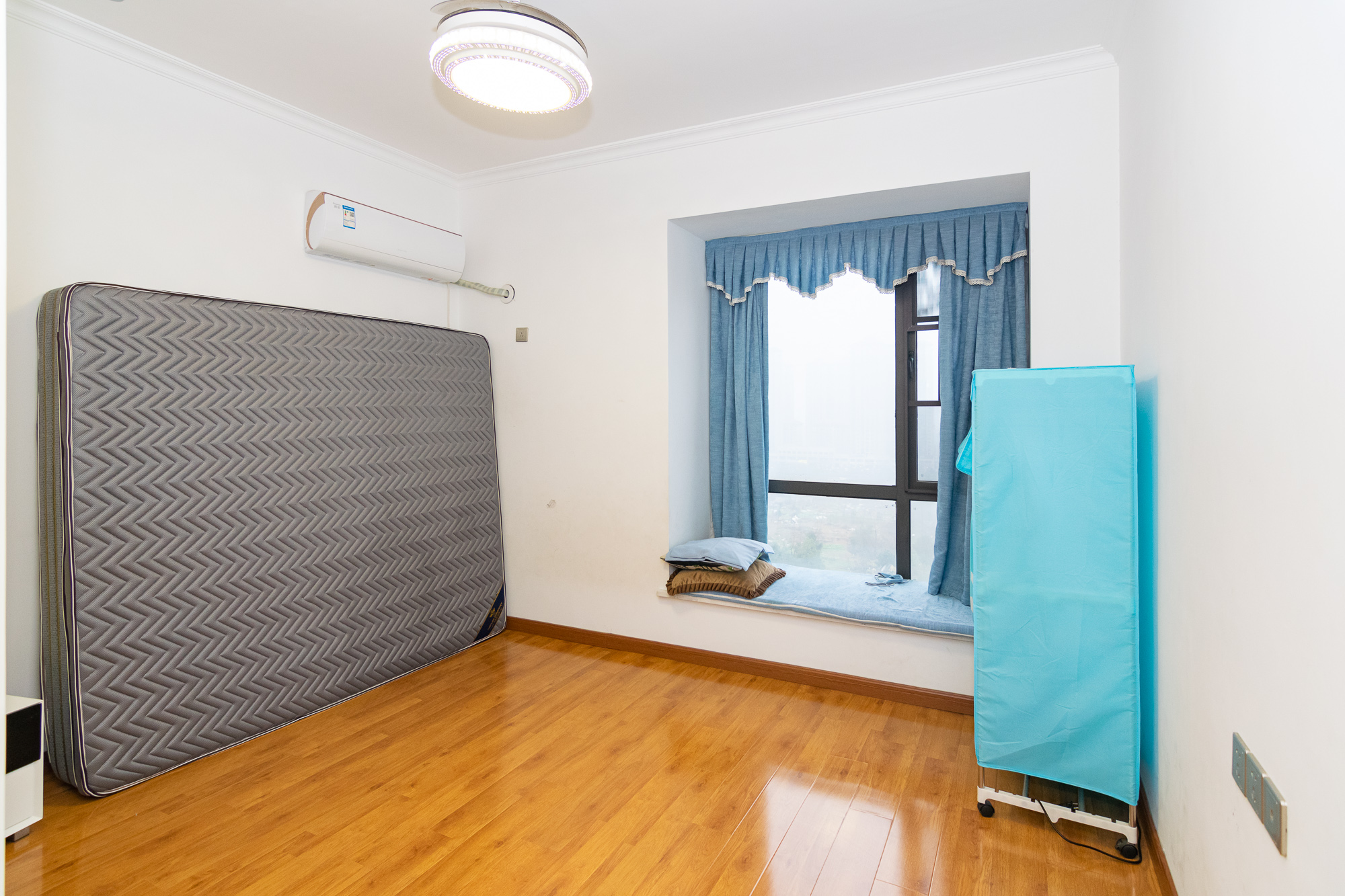 湖南报业文化城(米地亚家园)  3室2厅2卫    106.0万 湖南报业文化城(米地亚家园)  3室2厅2卫    106.0万卧室