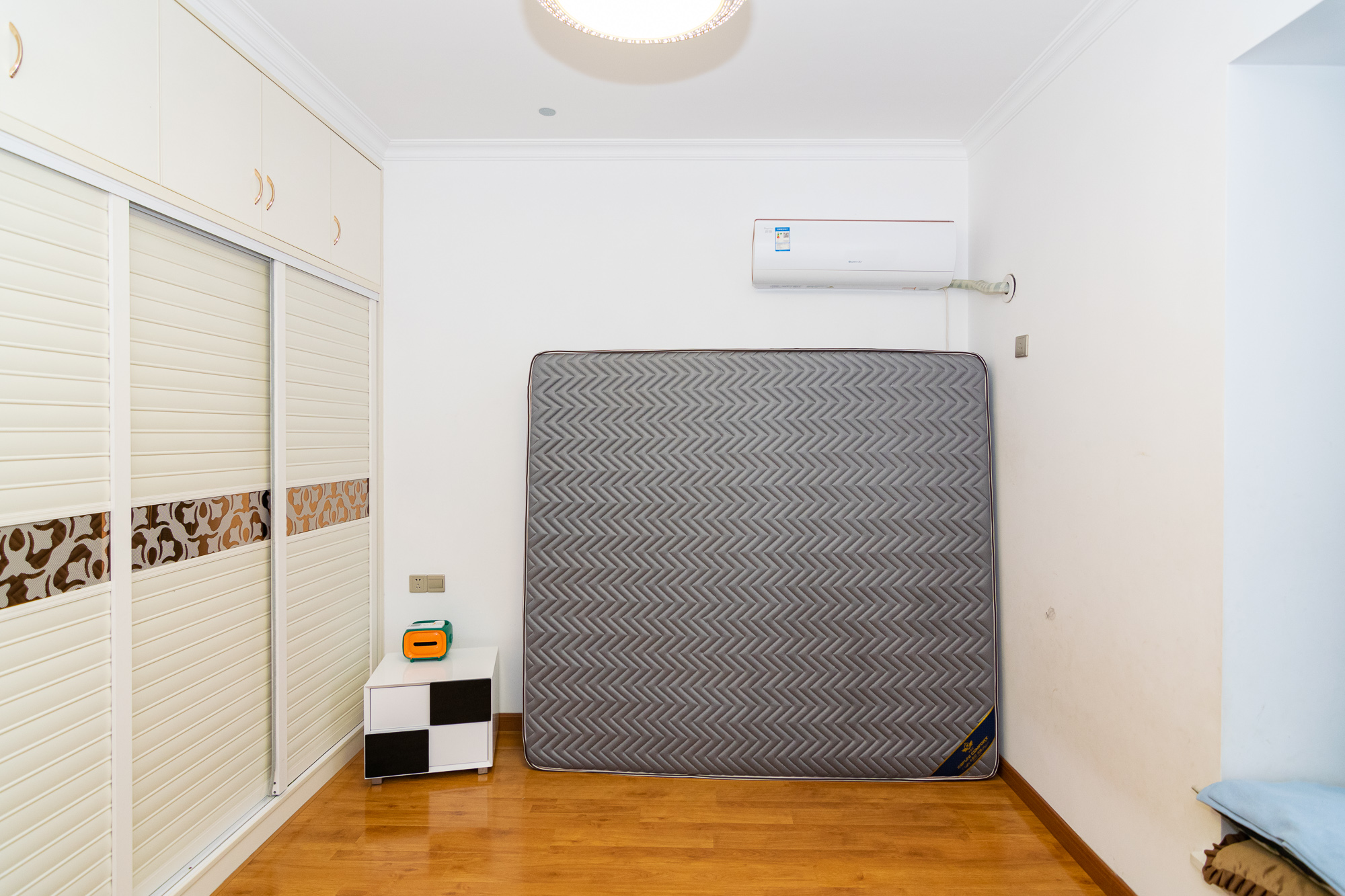 湖南报业文化城(米地亚家园)  3室2厅2卫    106.0万 湖南报业文化城(米地亚家园)  3室2厅2卫    106.0万卧室