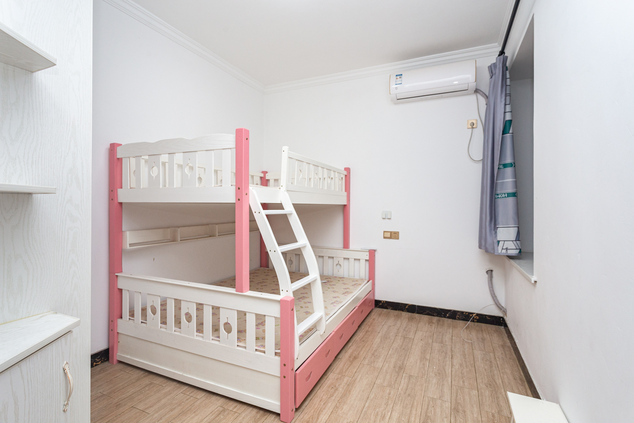 明发阅江悦府  2室2厅1卫    77.8万 明发阅江悦府  2室2厅1卫    77.8万卧室