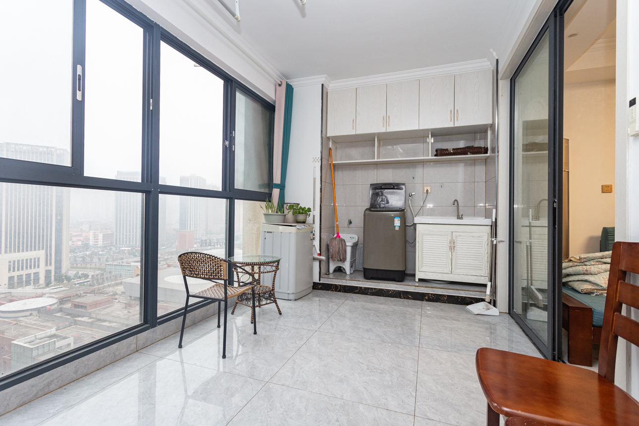 明发阅江悦府  2室2厅1卫    77.8万 明发阅江悦府  2室2厅1卫    77.8万阳台