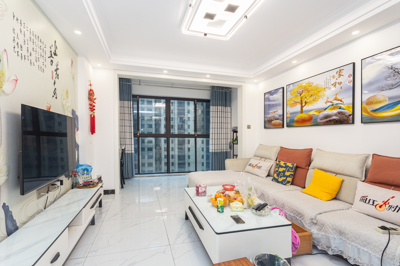 乾源国际 3室2厅1卫 88.8万 乾源国际 3室2厅1卫 88.8万客厅