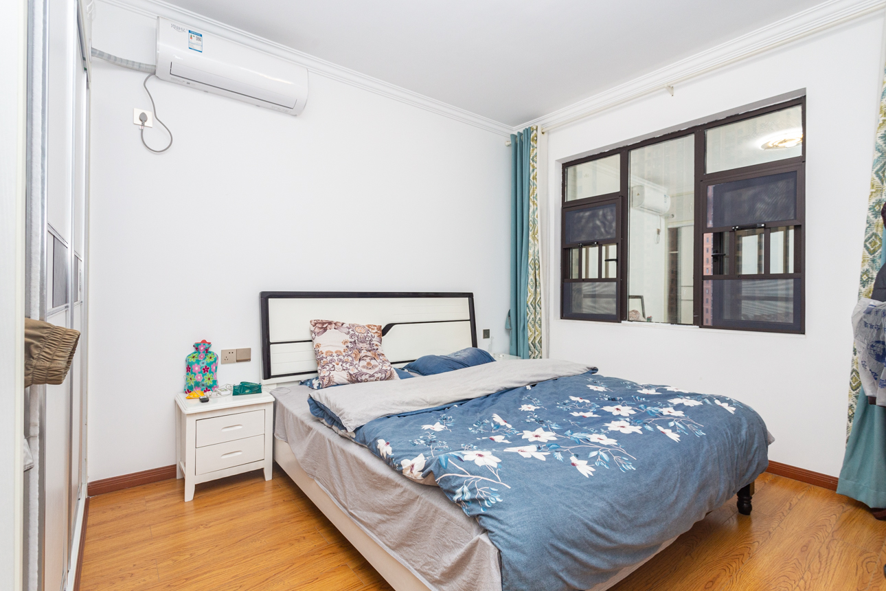 乾源国际 3室2厅1卫 88.8万 乾源国际 3室2厅1卫 88.8万卧室