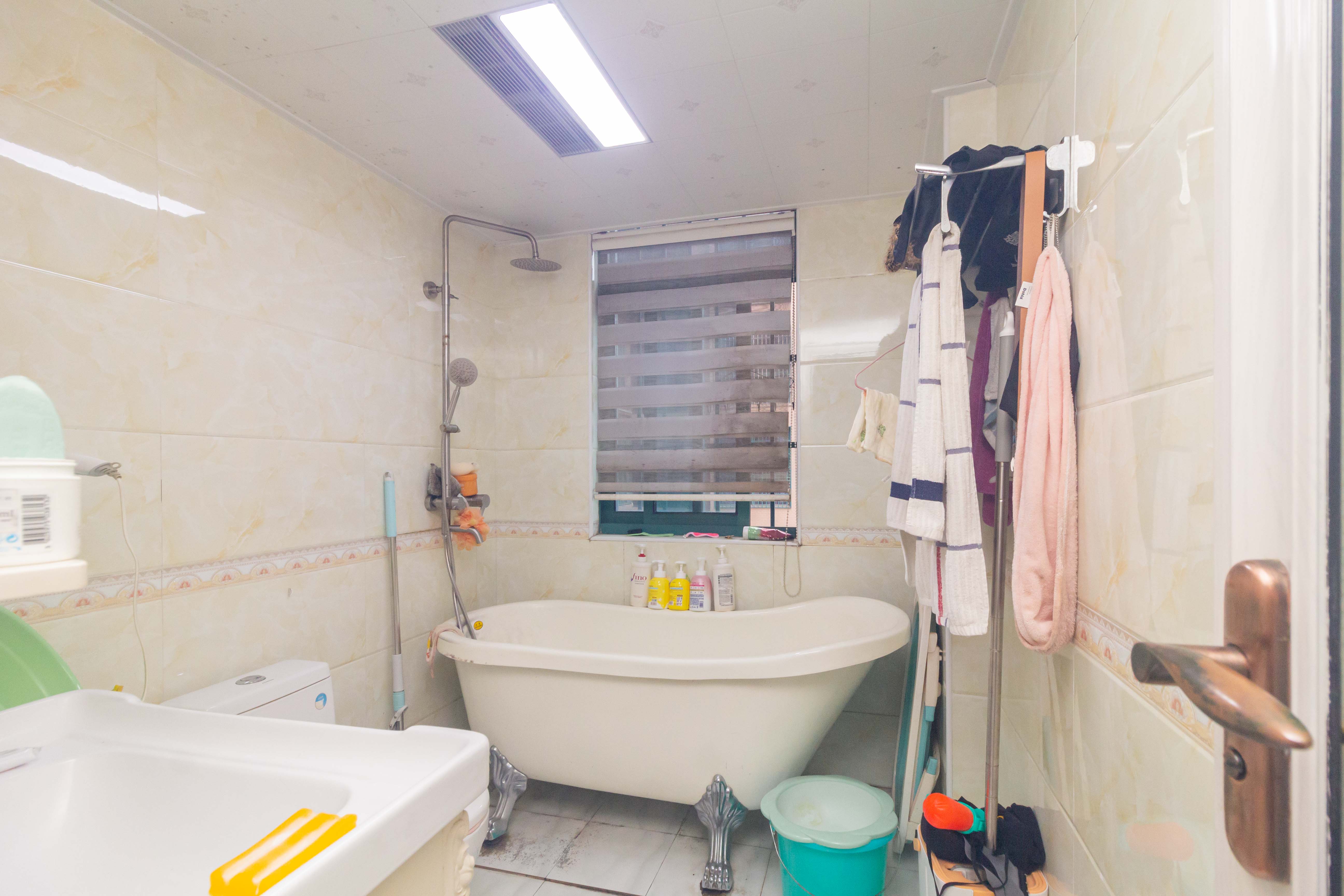 才子佳郡  3室2厅2卫   79.00万卫生间