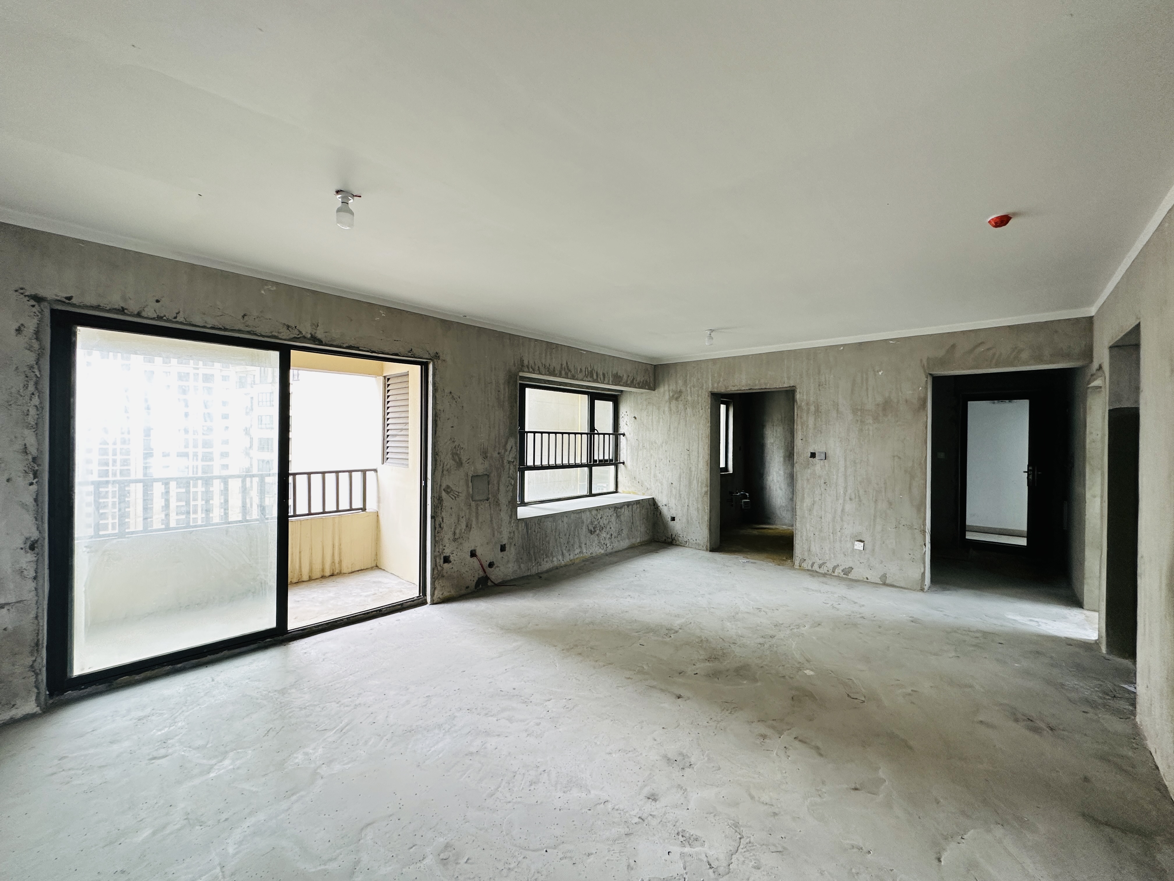 伊泰天骄二期 3室2厅2卫 226.0万 伊泰天骄二期 3室2厅2卫 226.0万客厅