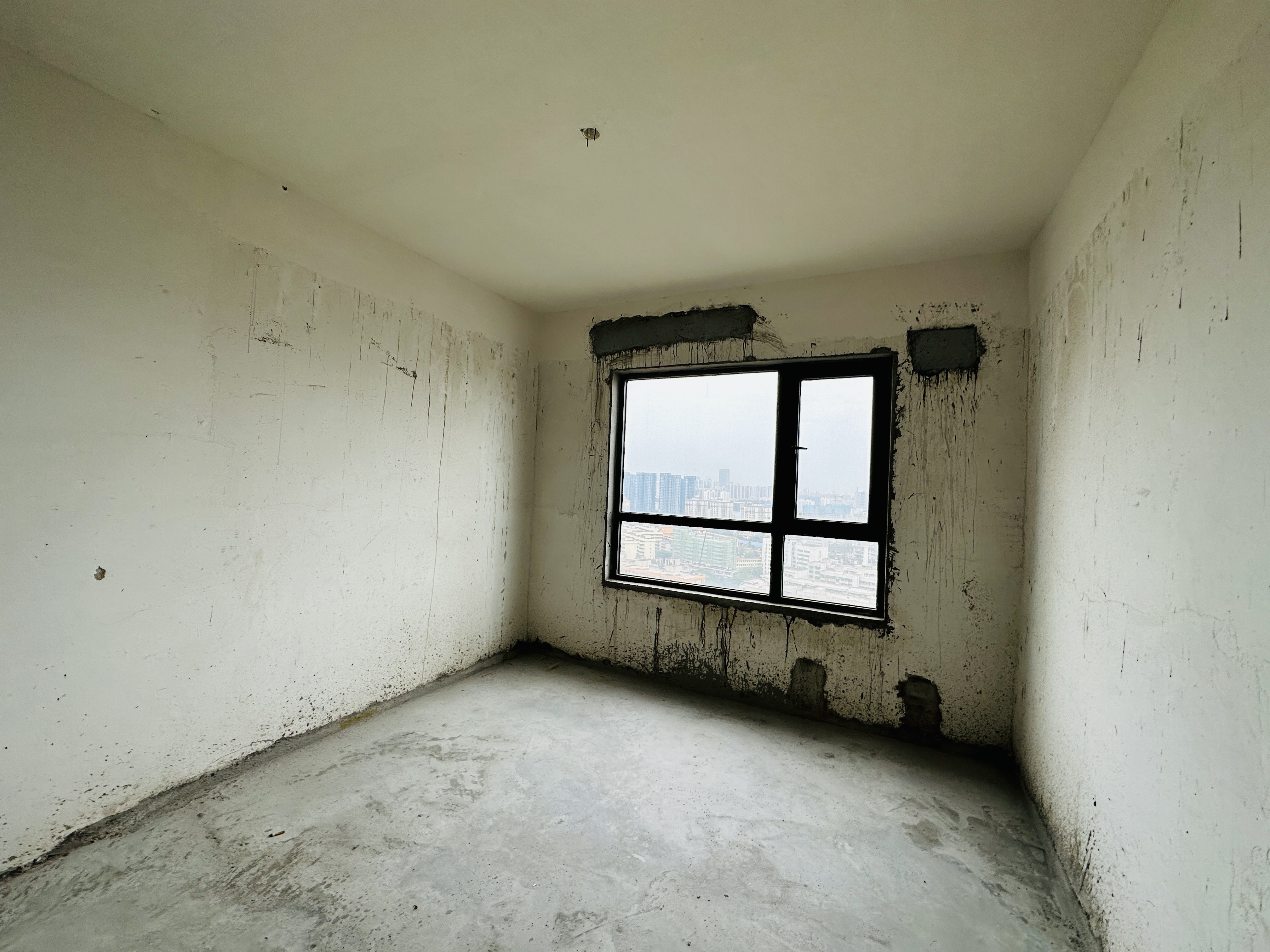 伊泰天骄二期 3室2厅2卫 226.0万 伊泰天骄二期 3室2厅2卫 226.0万卧室