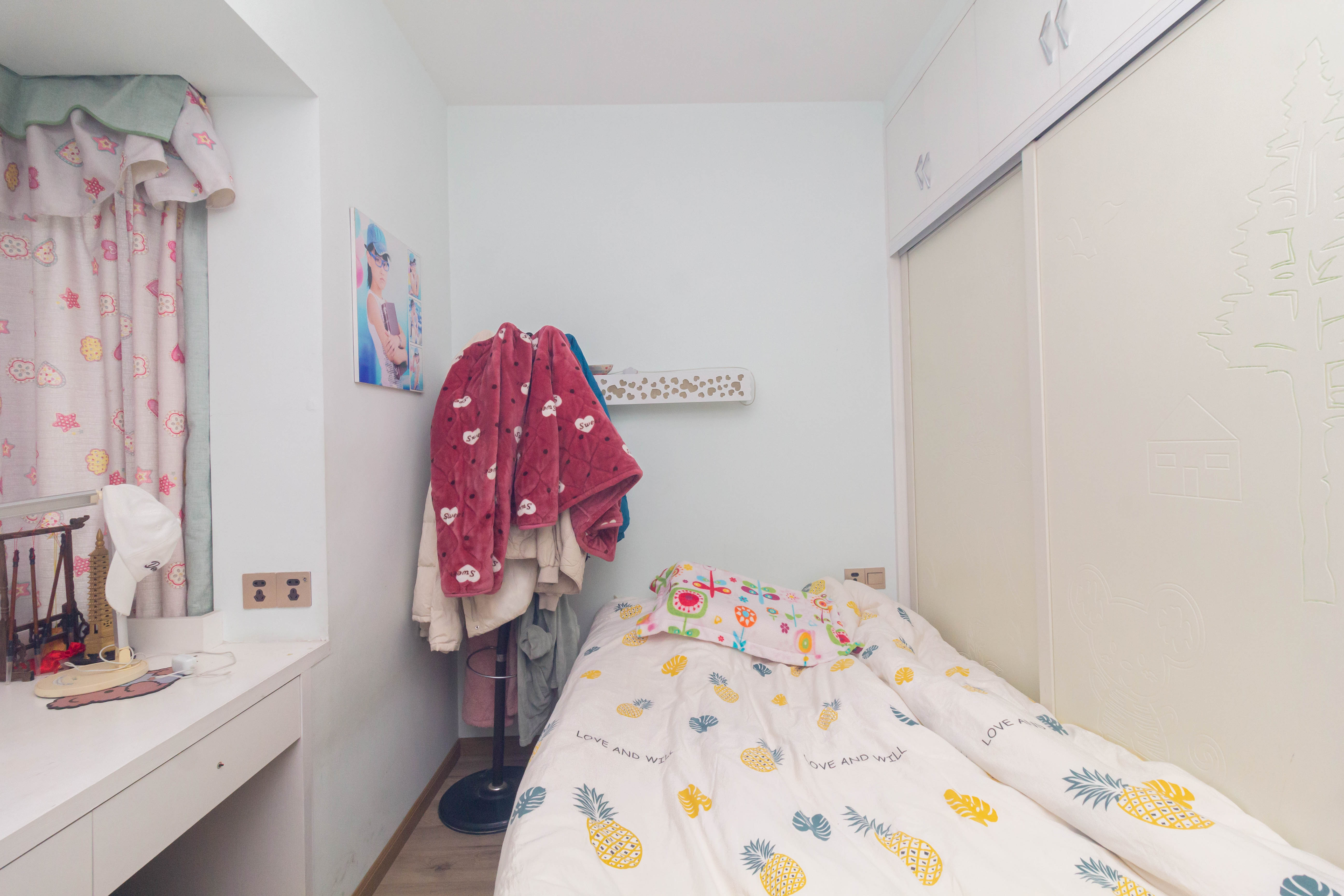 才子佳郡  4室2厅1卫   100.00万卧室