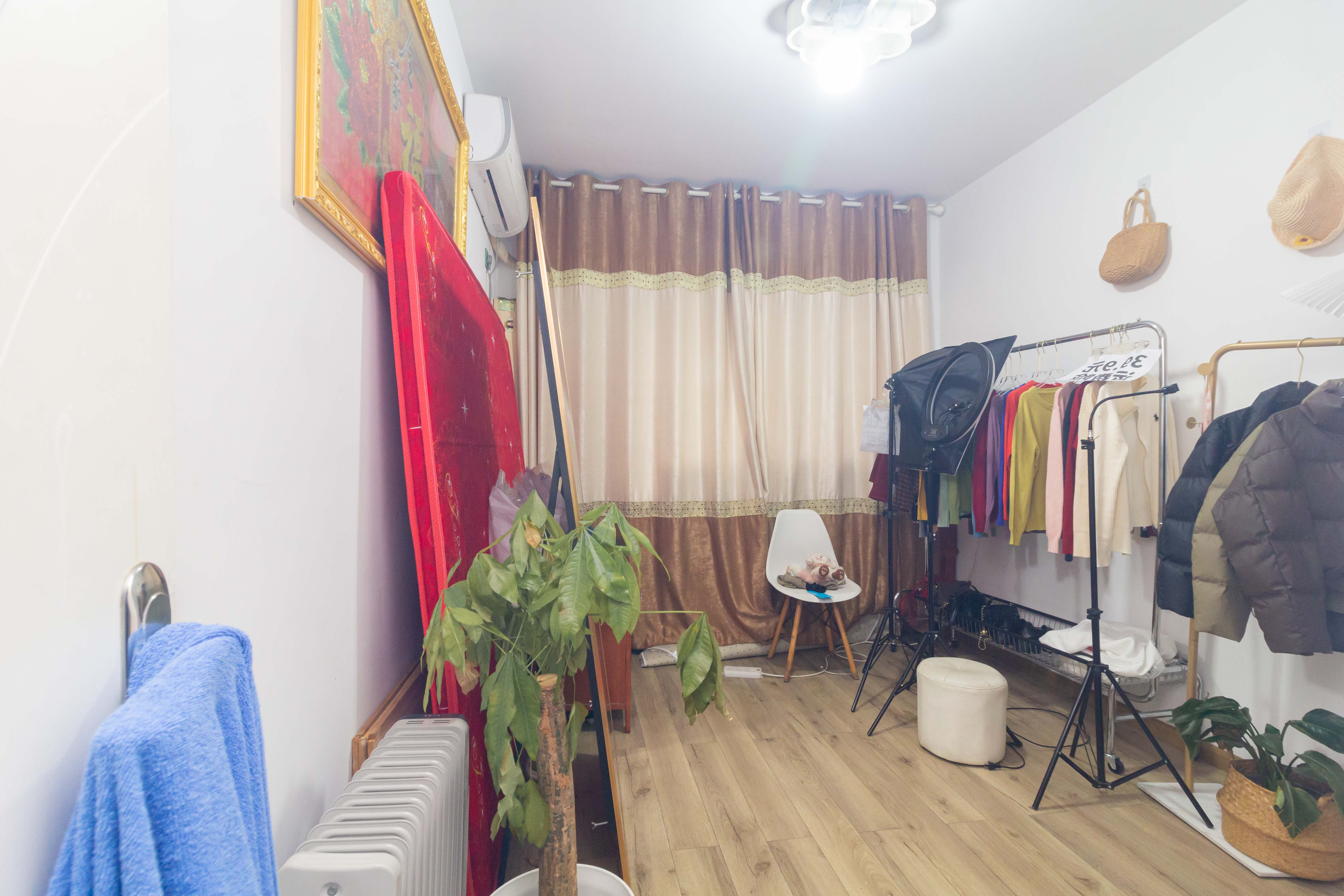 才子佳郡  4室2厅1卫   100.00万卧室