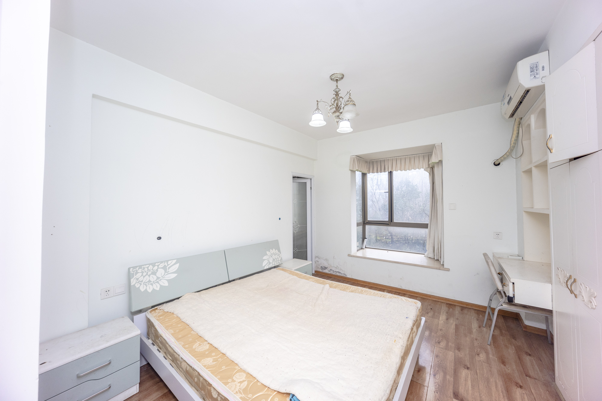 金域南外滩（望江佳园）  3室2厅1卫    185.0万卧室