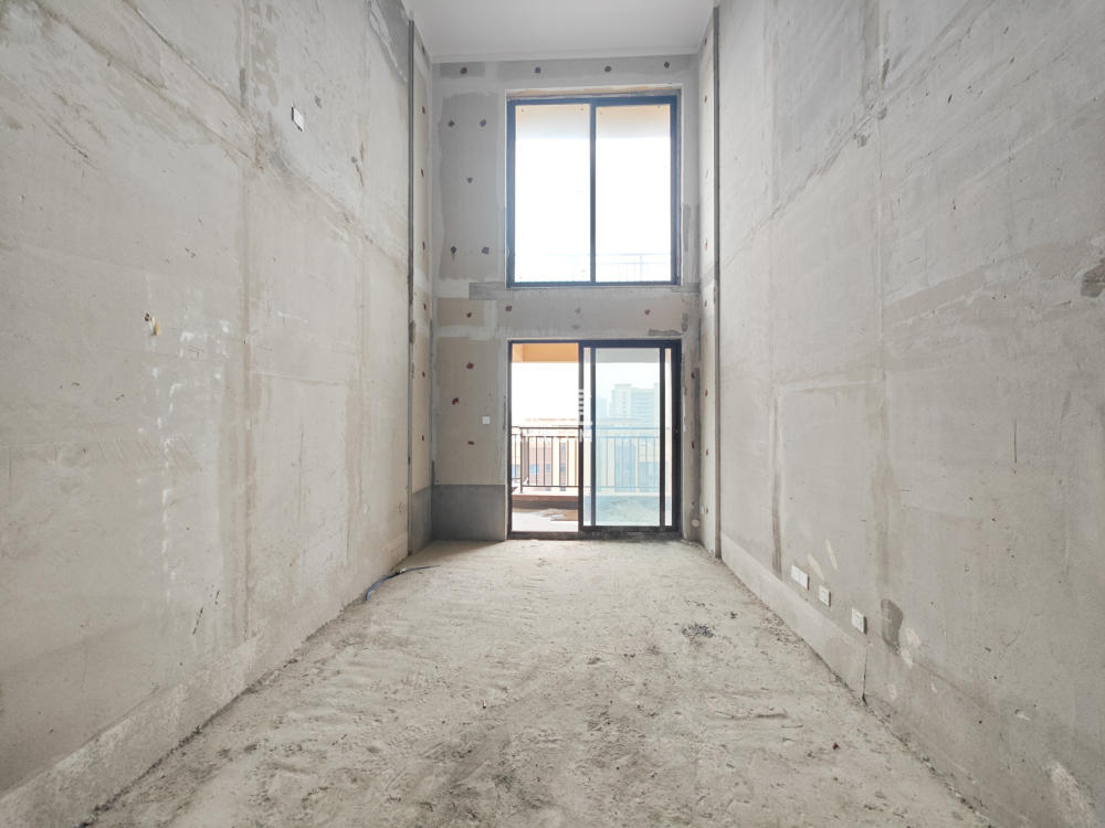 保利城（中航城国际社区、郡原美村）  5室3厅3卫    135.0万