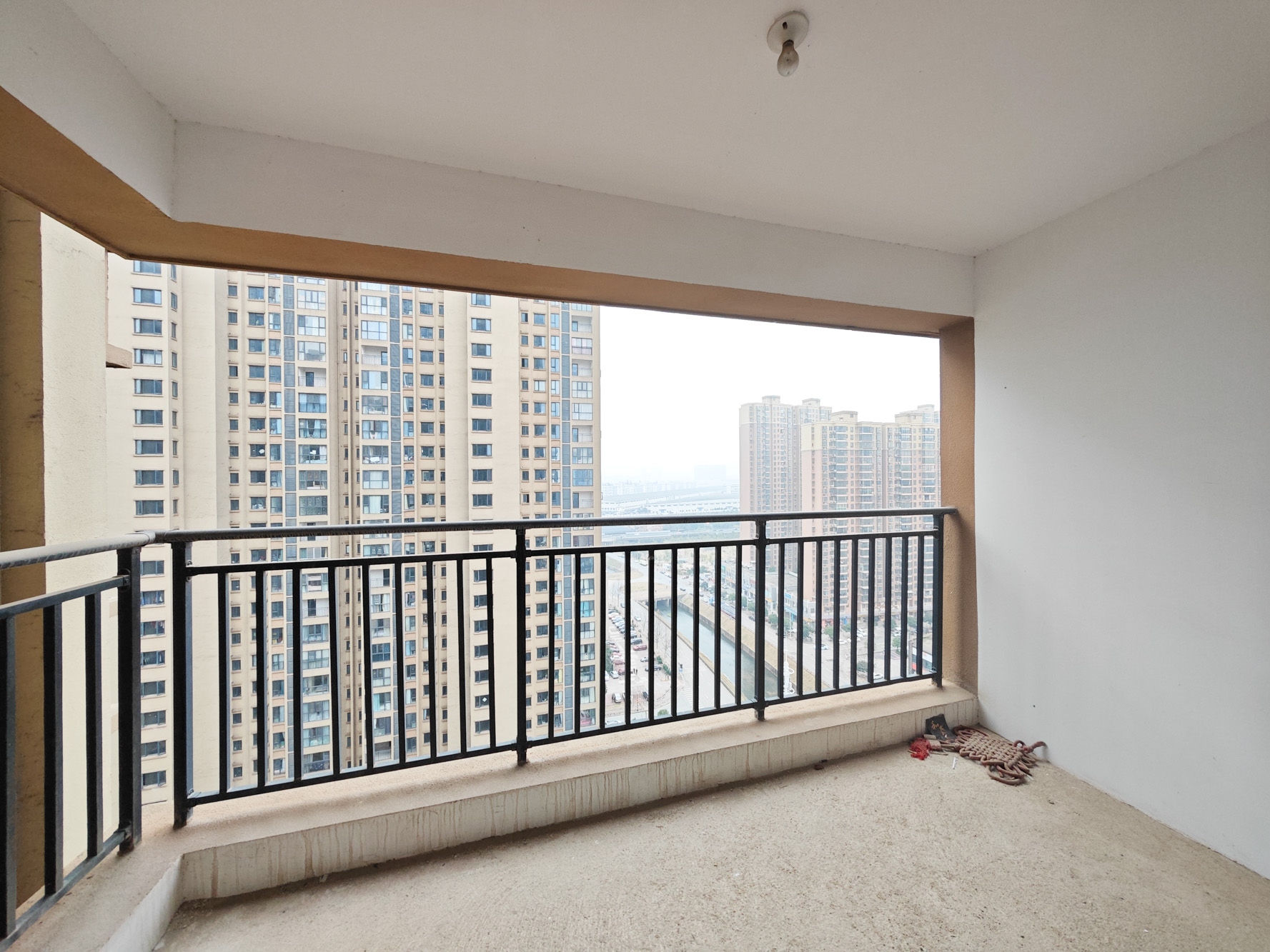 中建嘉和城  4室2厅2卫    98.0万 中建嘉和城  4室2厅2卫    98.0万卫生间