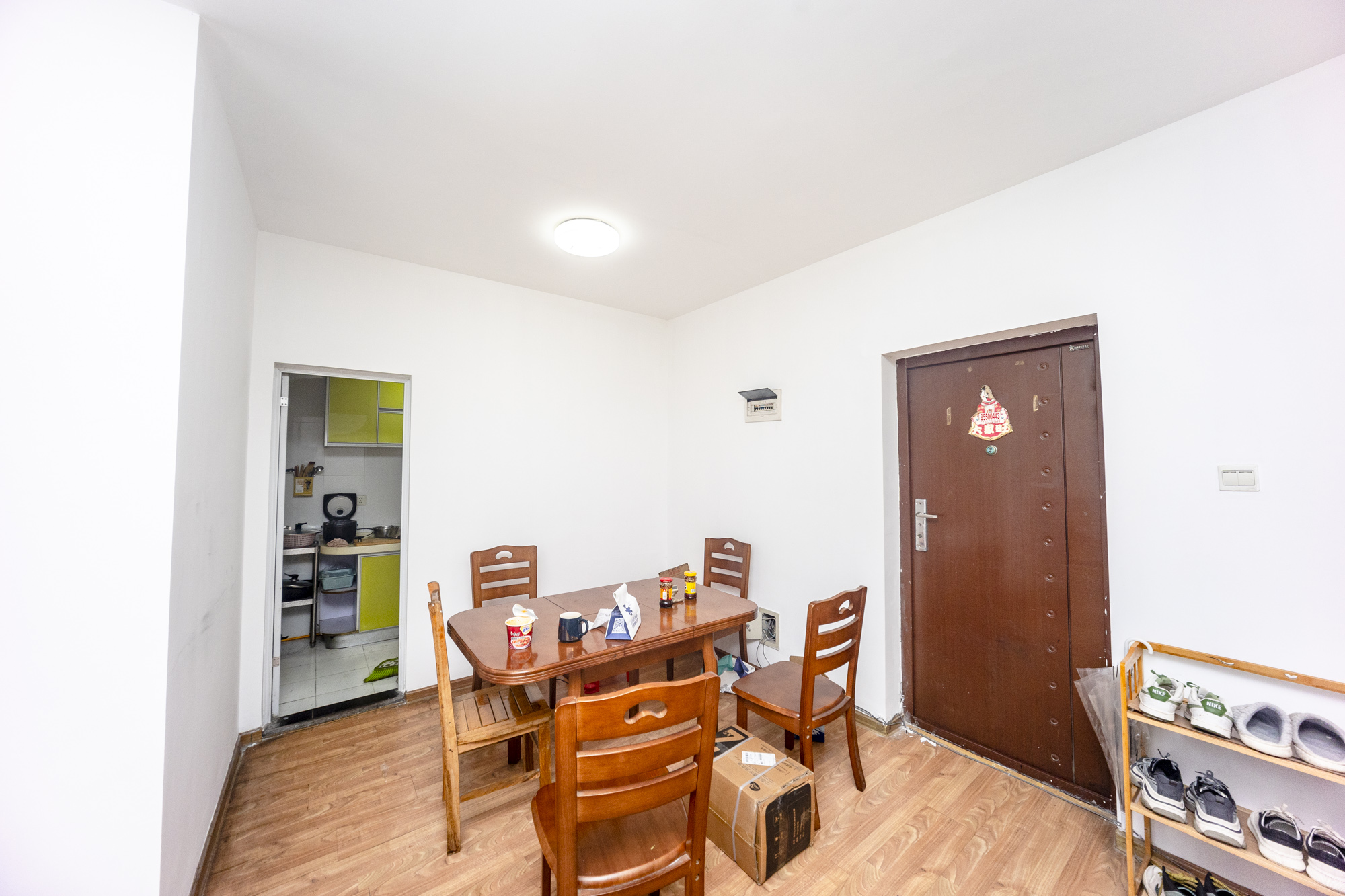 巧克力空间(建鸿达现代大厦) 2室2厅1卫 58.0万 巧克力空间(建鸿达现代大厦) 2室2厅1卫 58.0万客厅