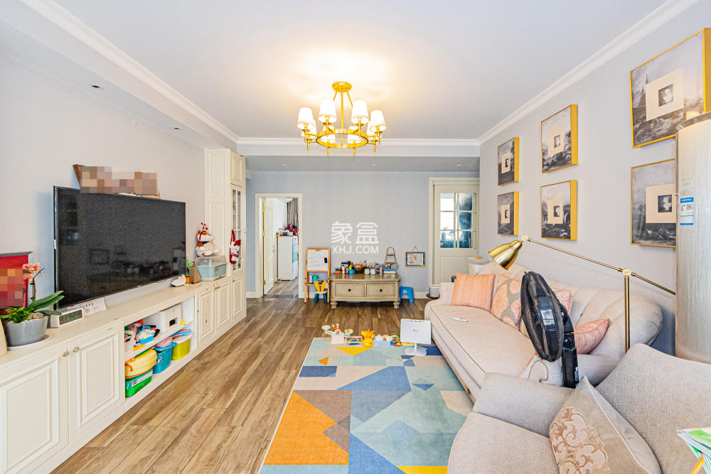 万国城（当代满庭春MOMA）三期  4室2厅2卫    135.0万