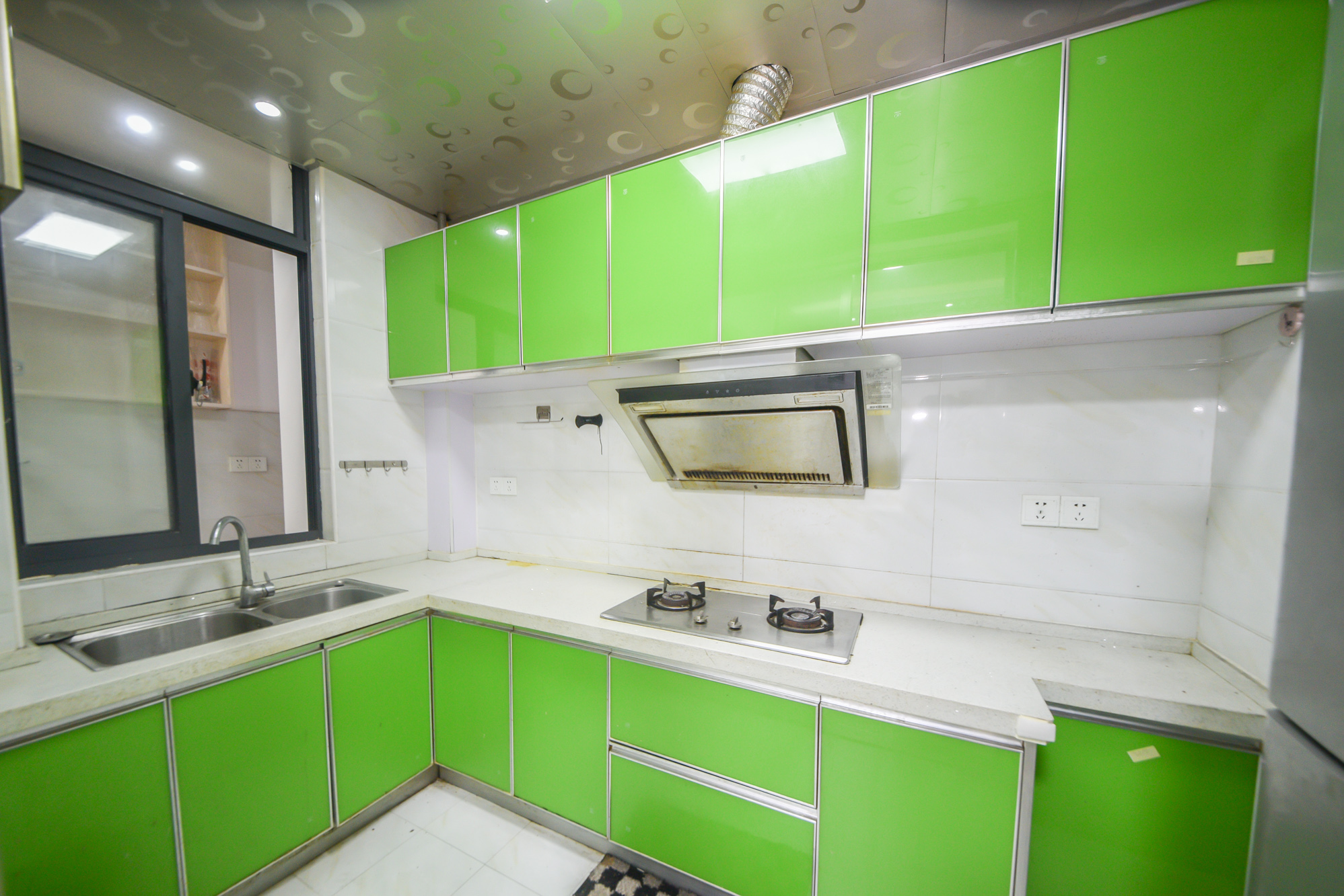 阳光锦城  3室2厅1卫    95.0万 阳光锦城  3室2厅1卫    95.0万厨房