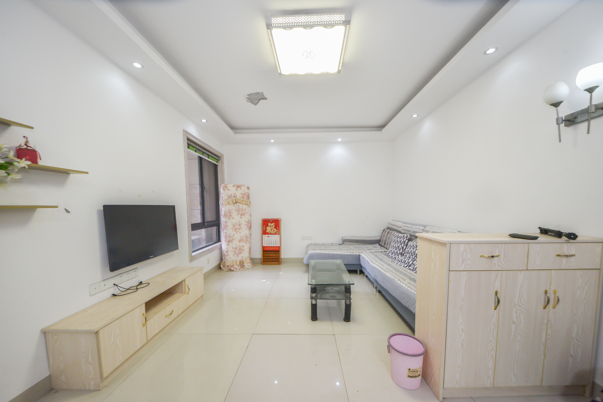 阳光锦城  3室2厅1卫    95.0万 阳光锦城  3室2厅1卫    95.0万客厅