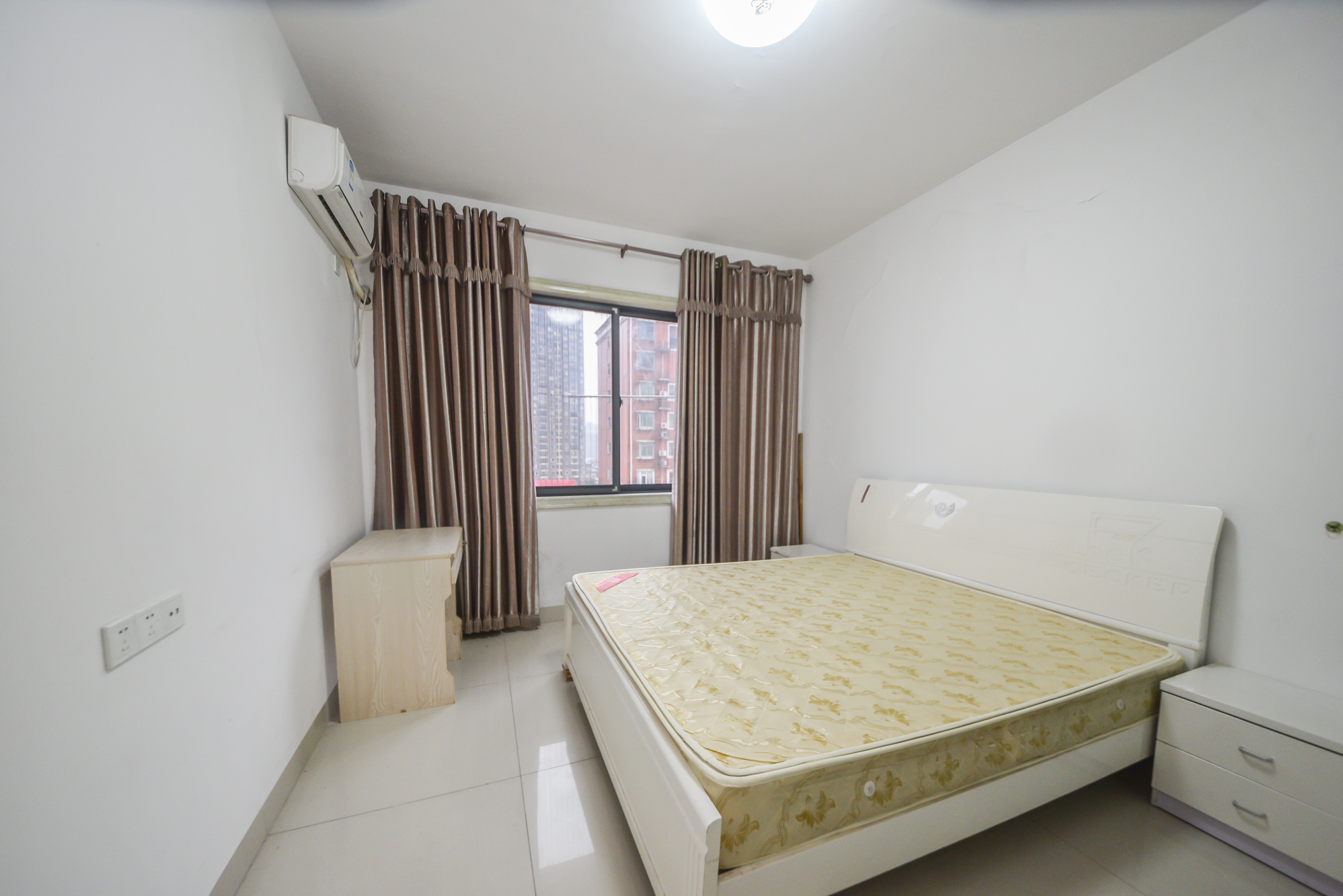 阳光锦城  3室2厅1卫    95.0万 阳光锦城  3室2厅1卫    95.0万卧室