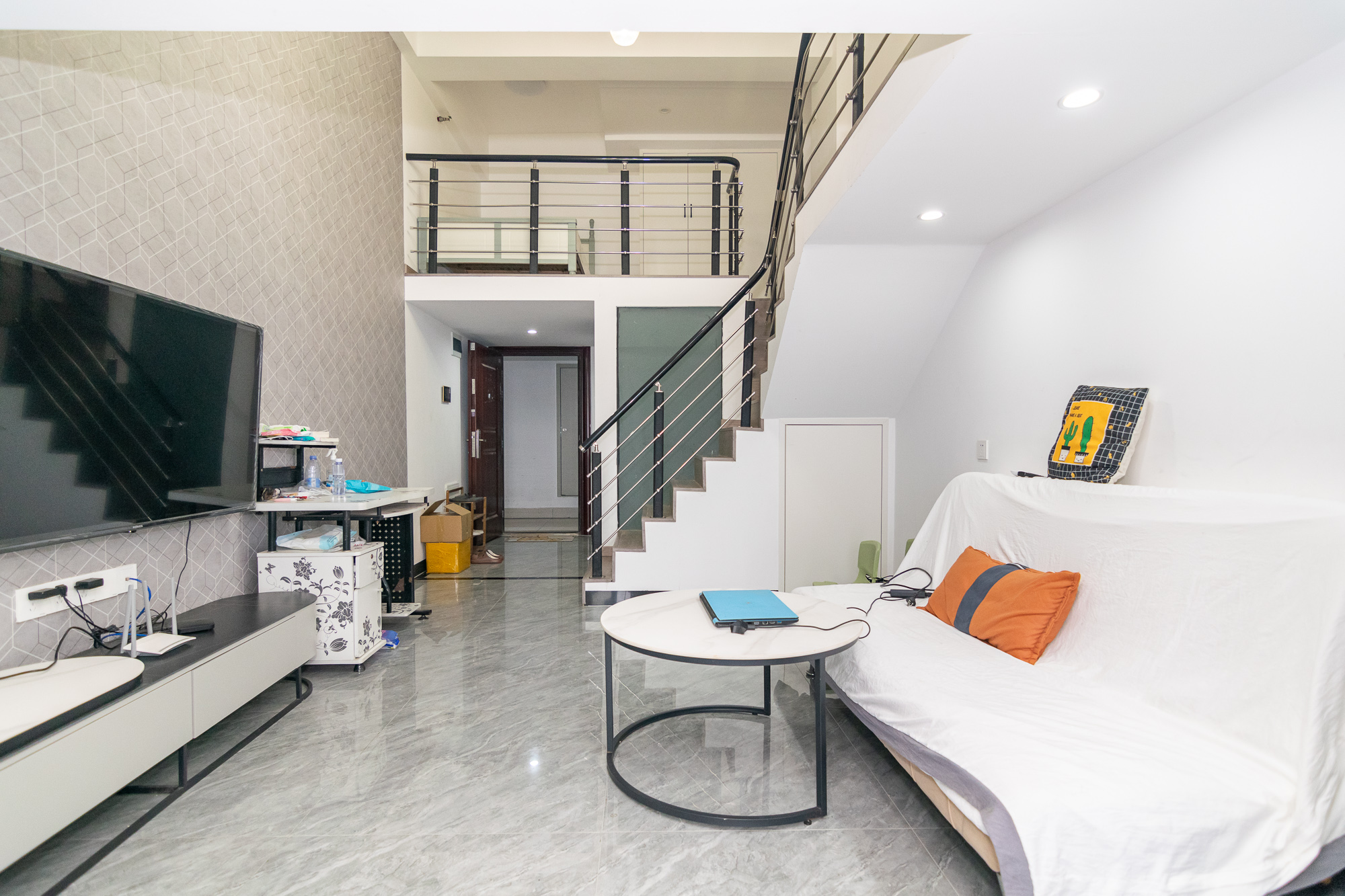 富兴悦府(富兴学府名邸) 2室2厅1卫 34.8万 富兴悦府(富兴学府名邸) 2室2厅1卫 34.8万客厅