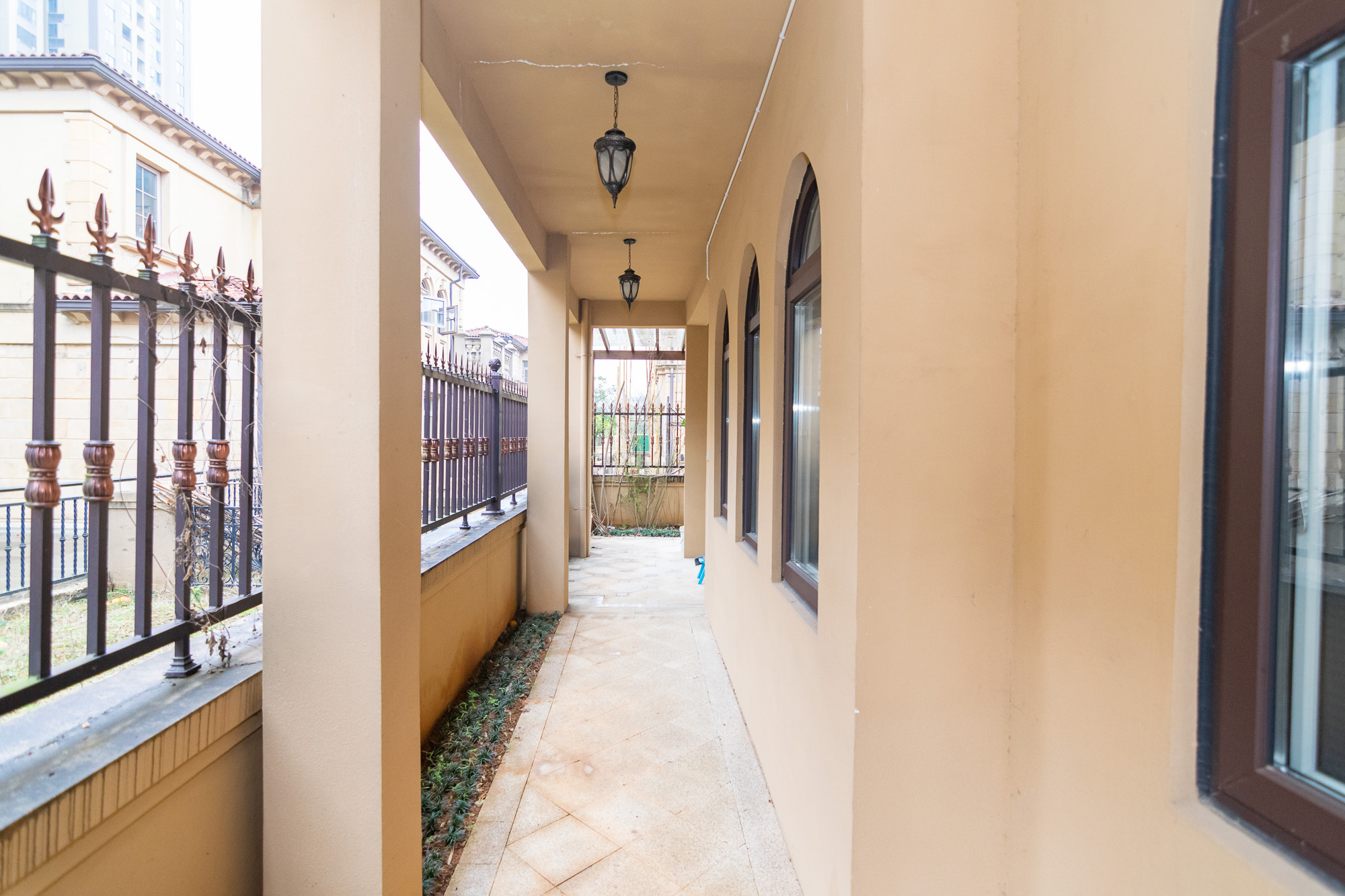 金地三千府(金地湖山樾、金地自在城) 7室3厅3卫 976.0万 金地三千府(金地湖山樾、金地自在城) 7室3厅3卫 976.0万其他