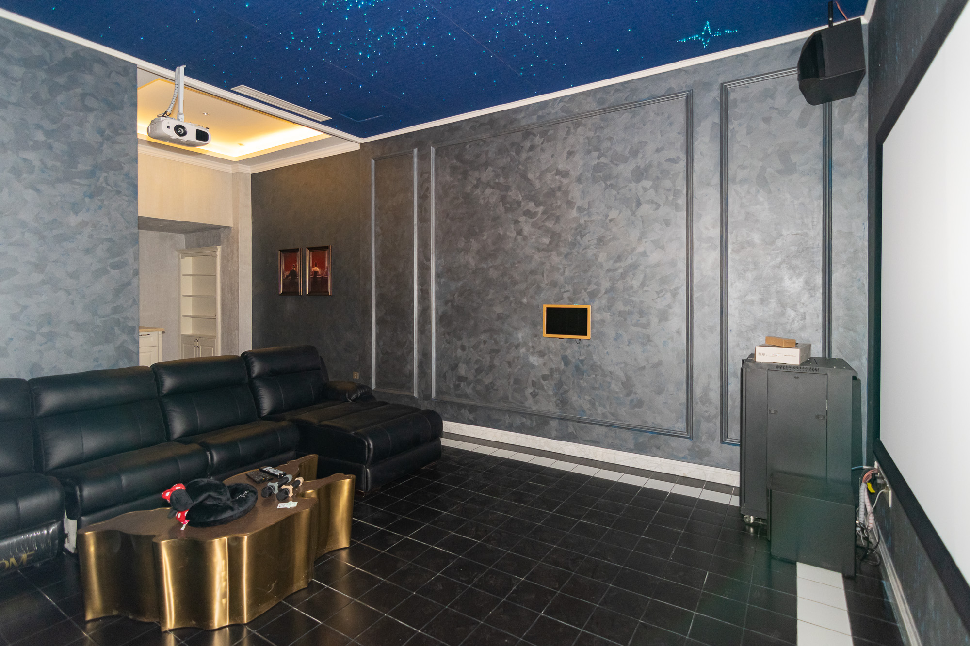 金地三千府(金地湖山樾、金地自在城) 7室3厅3卫 976.0万 金地三千府(金地湖山樾、金地自在城) 7室3厅3卫 976.0万其他