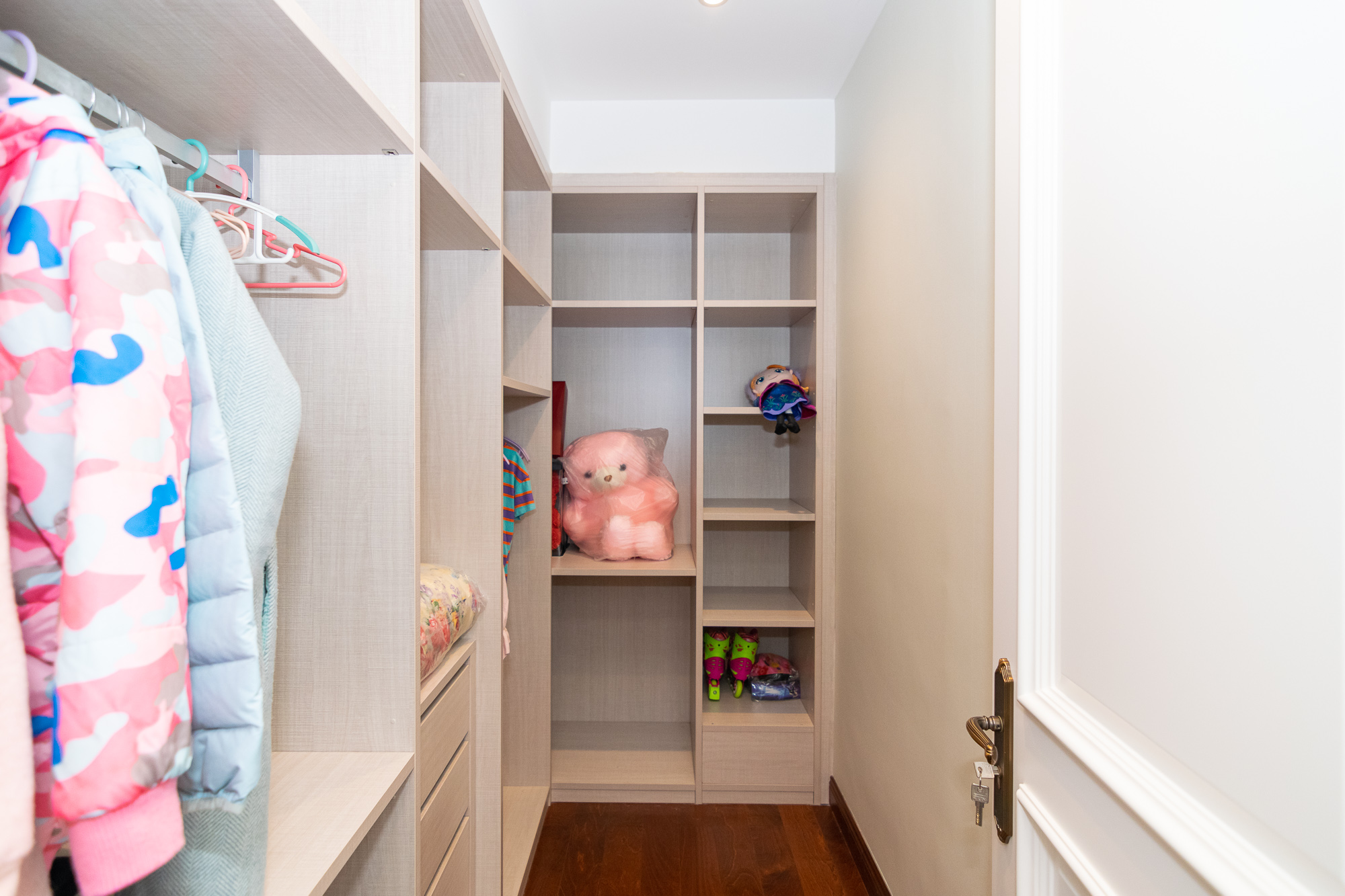 金地三千府(金地湖山樾、金地自在城) 7室3厅3卫 976.0万 金地三千府(金地湖山樾、金地自在城) 7室3厅3卫 976.0万其他