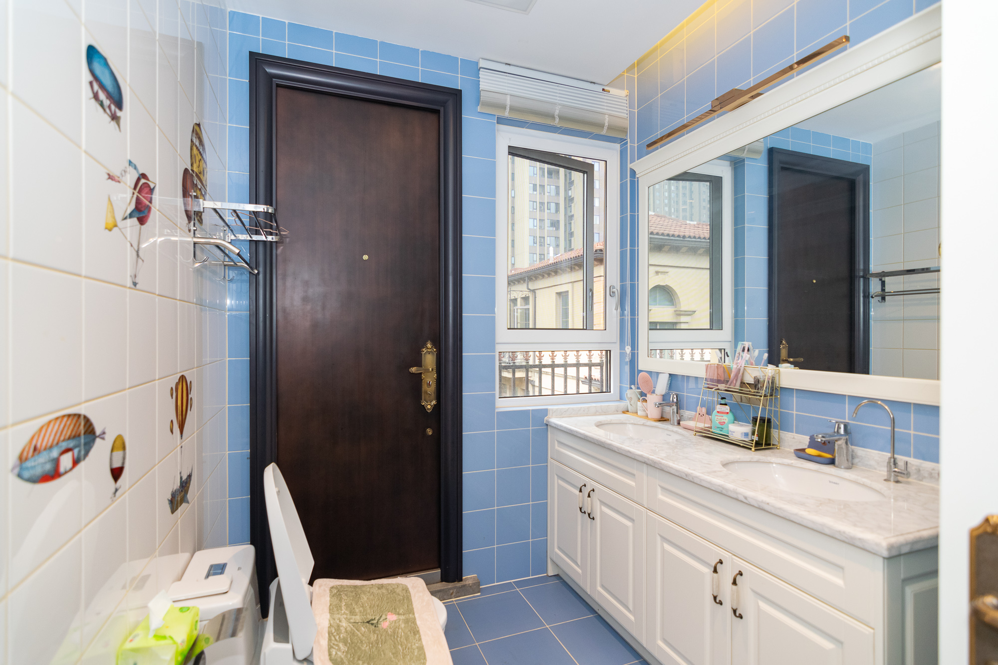 金地三千府(金地湖山樾、金地自在城) 7室3厅3卫 976.0万 金地三千府(金地湖山樾、金地自在城) 7室3厅3卫 976.0万卫生间