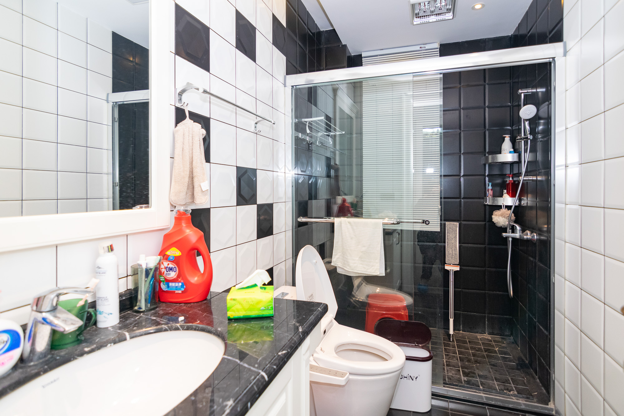 金地三千府(金地湖山樾、金地自在城) 7室3厅3卫 976.0万 金地三千府(金地湖山樾、金地自在城) 7室3厅3卫 976.0万卫生间