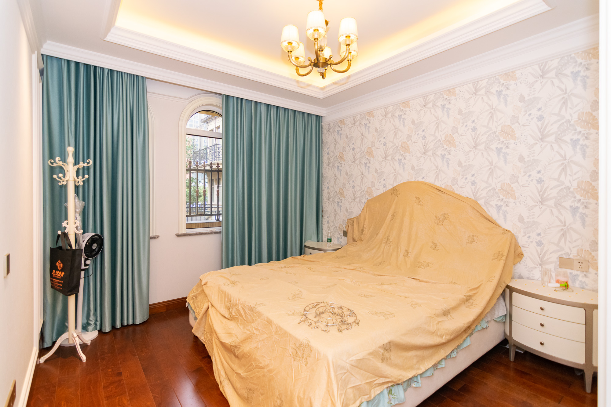 金地三千府(金地湖山樾、金地自在城) 7室3厅3卫 976.0万 金地三千府(金地湖山樾、金地自在城) 7室3厅3卫 976.0万卧室