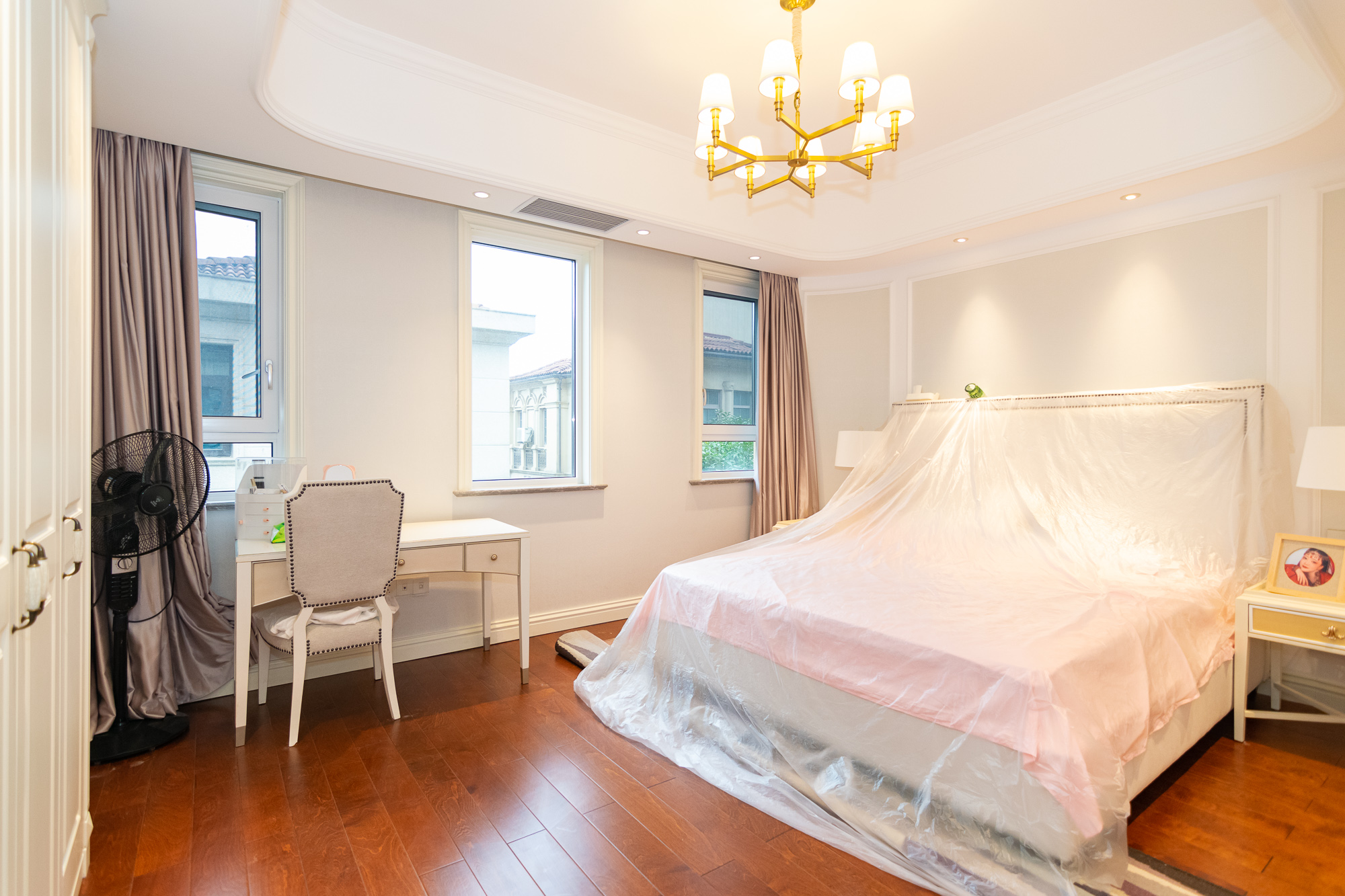 金地三千府(金地湖山樾、金地自在城) 7室3厅3卫 976.0万 金地三千府(金地湖山樾、金地自在城) 7室3厅3卫 976.0万卧室