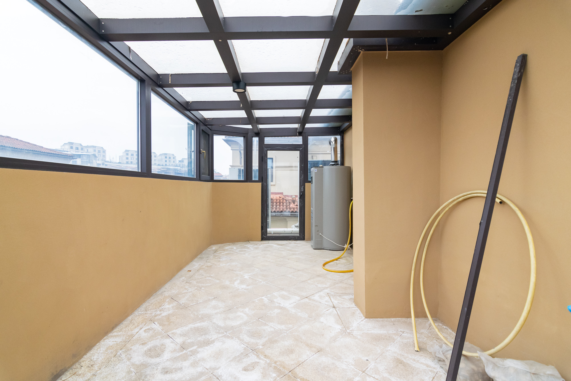 金地三千府(金地湖山樾、金地自在城) 7室3厅3卫 976.0万 金地三千府(金地湖山樾、金地自在城) 7室3厅3卫 976.0万阳台