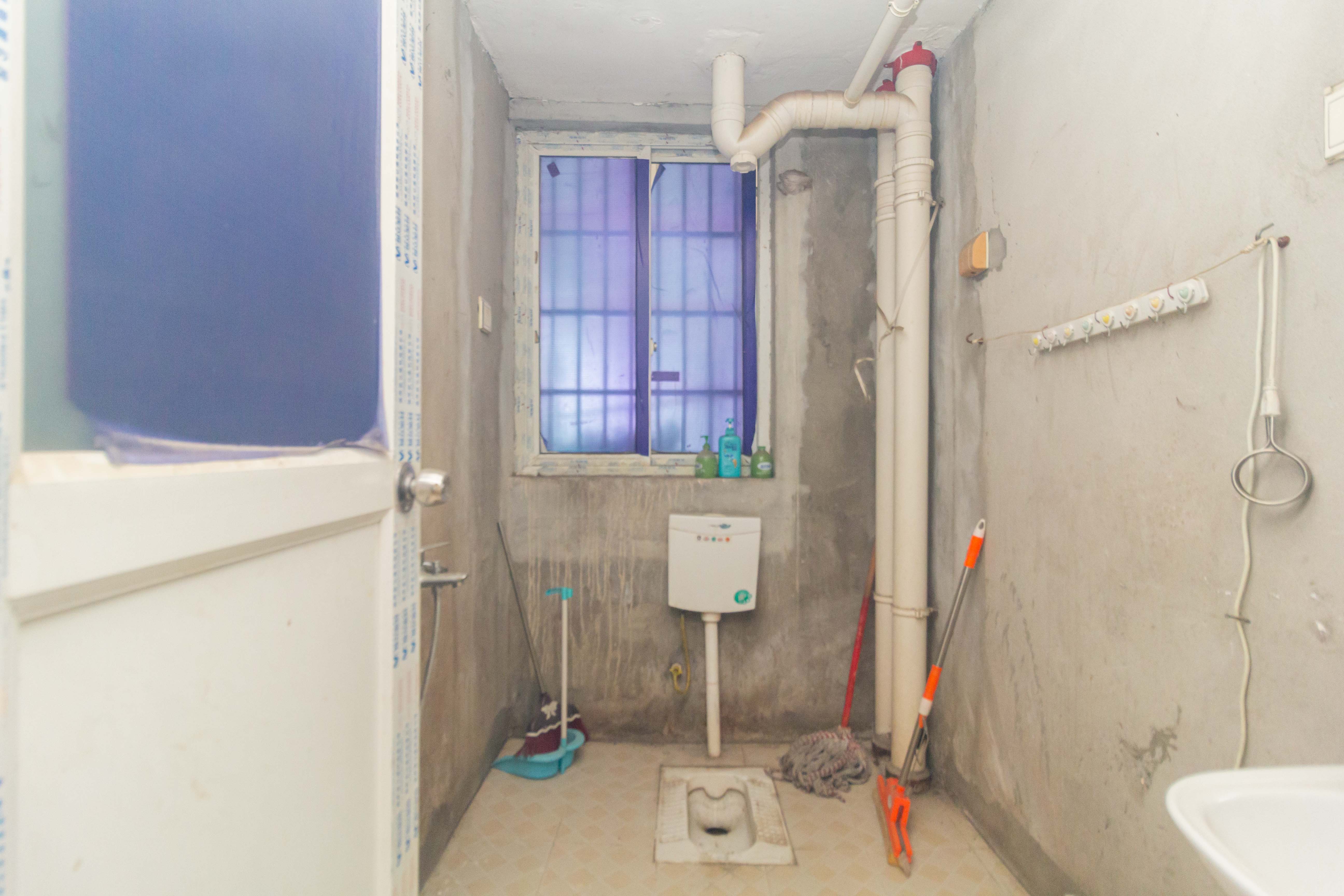 明天一城  2室2厅1卫    33.8万 明天一城  2室2厅1卫    33.8万卫生间