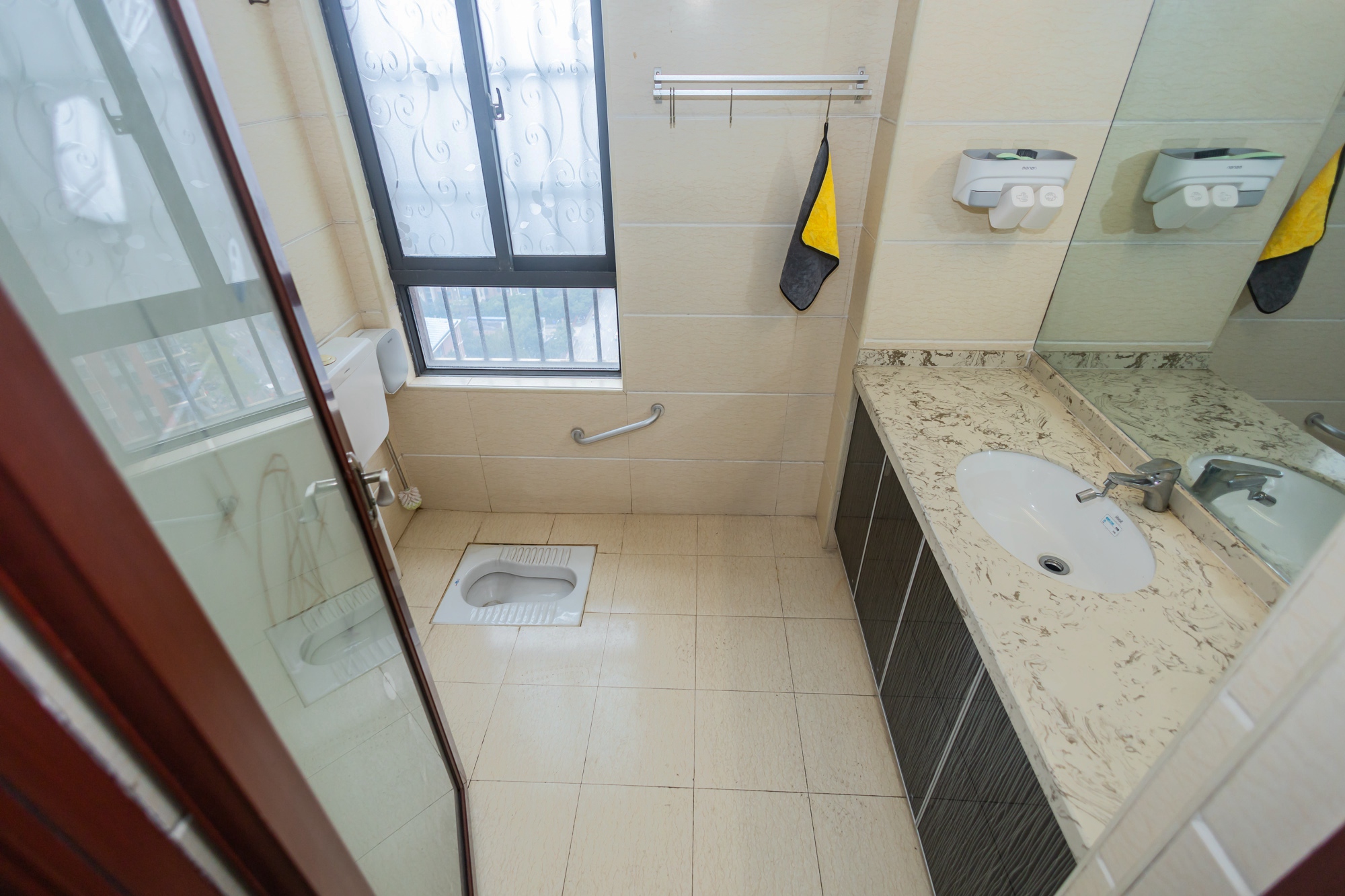 华润凤凰城二期 4室2厅2卫 110.0万 华润凤凰城二期 4室2厅2卫 110.0万卫生间