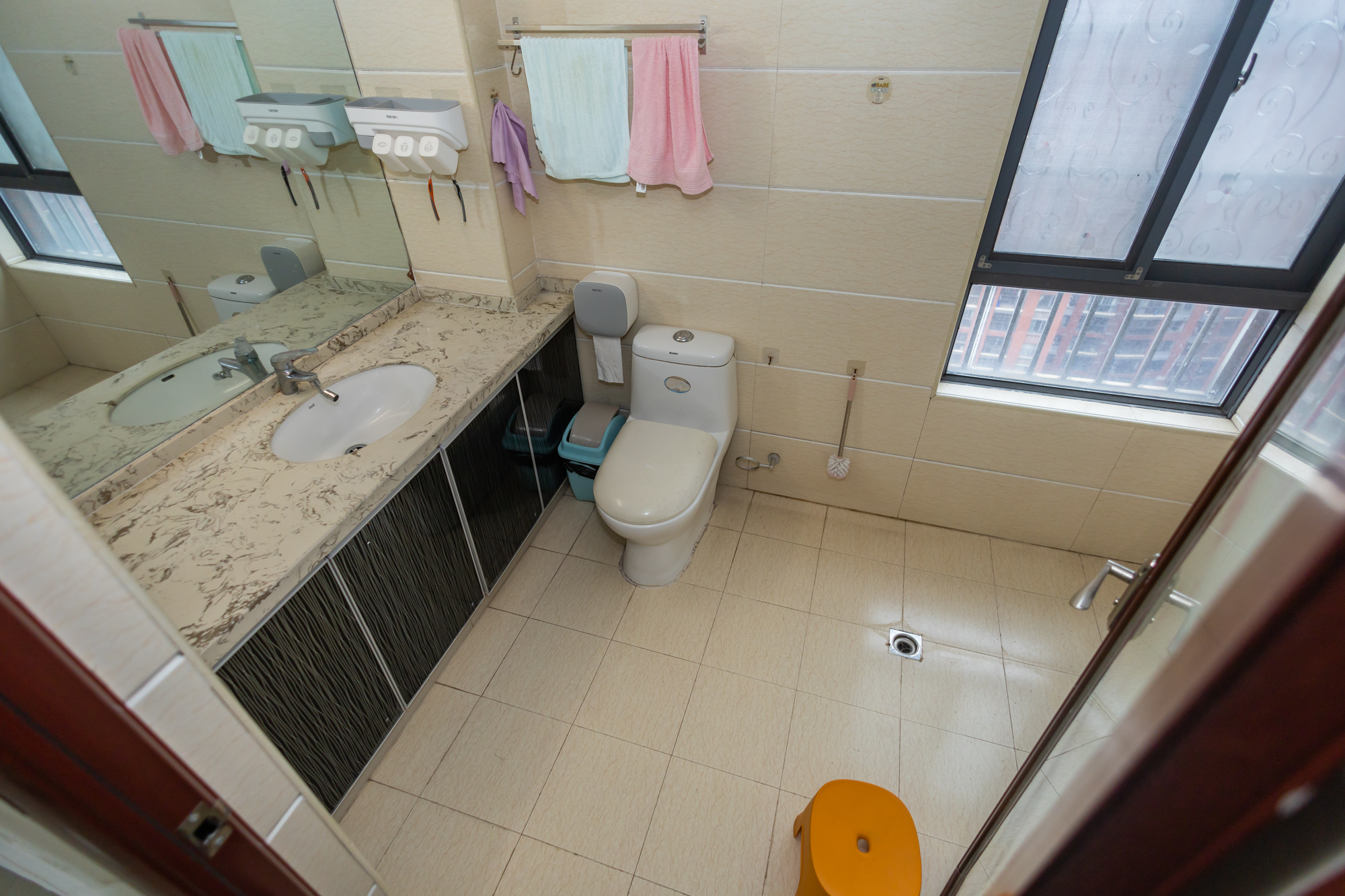 华润凤凰城二期 4室2厅2卫 110.0万 华润凤凰城二期 4室2厅2卫 110.0万卫生间