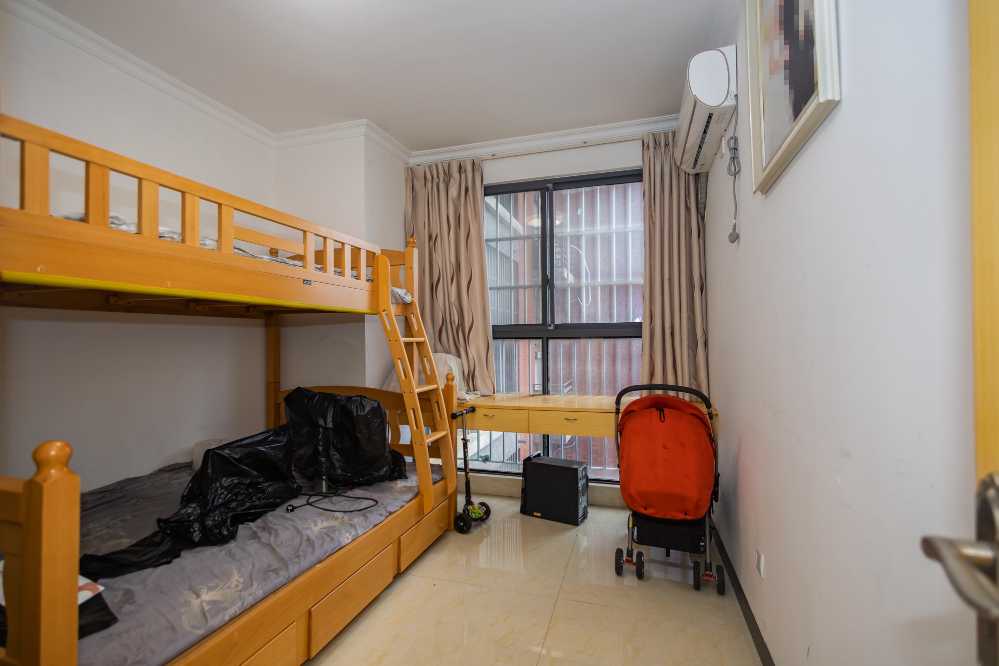 华润凤凰城二期 4室2厅2卫 110.0万 华润凤凰城二期 4室2厅2卫 110.0万卧室