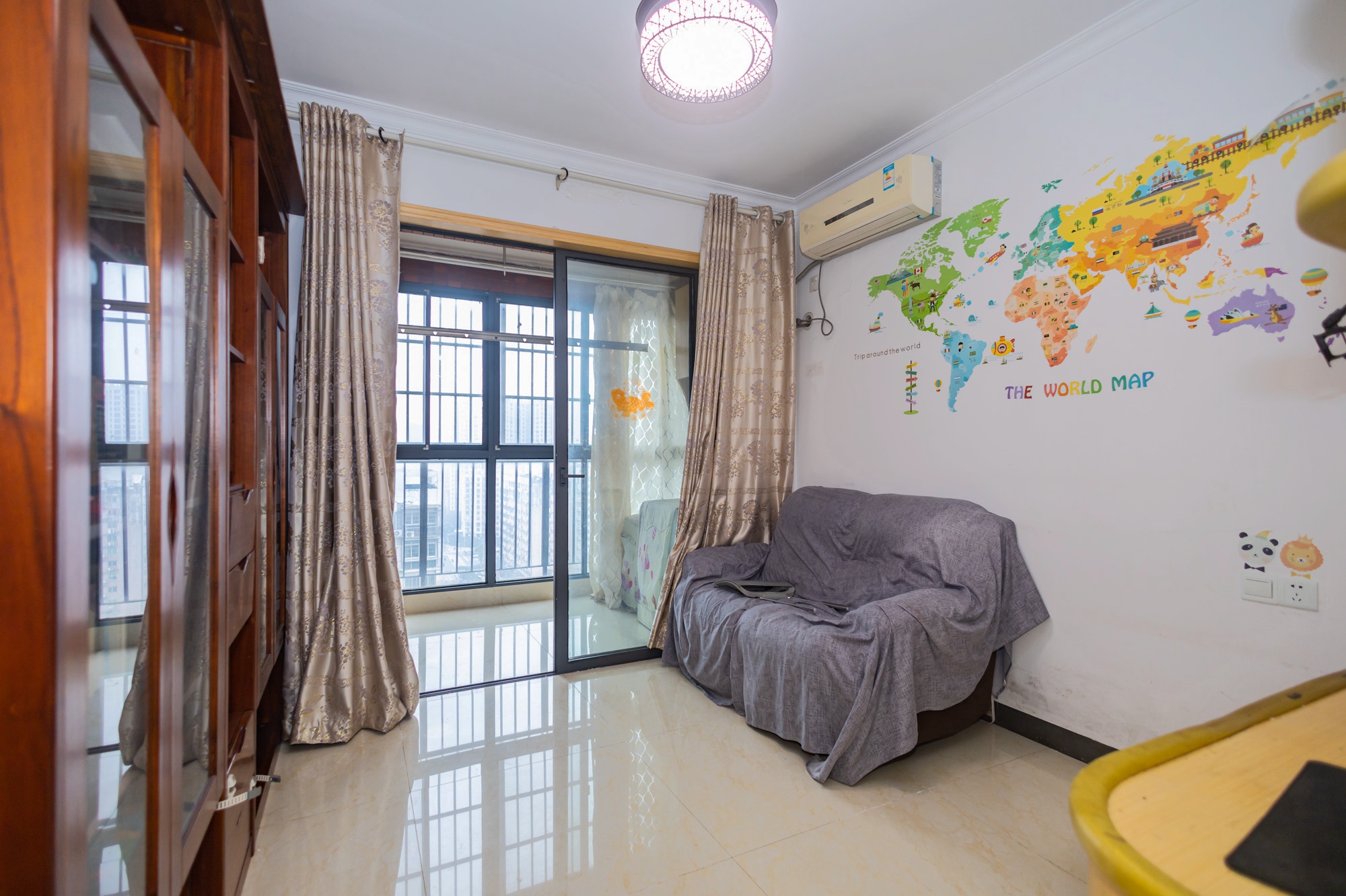 华润凤凰城二期 4室2厅2卫 110.0万 华润凤凰城二期 4室2厅2卫 110.0万卧室