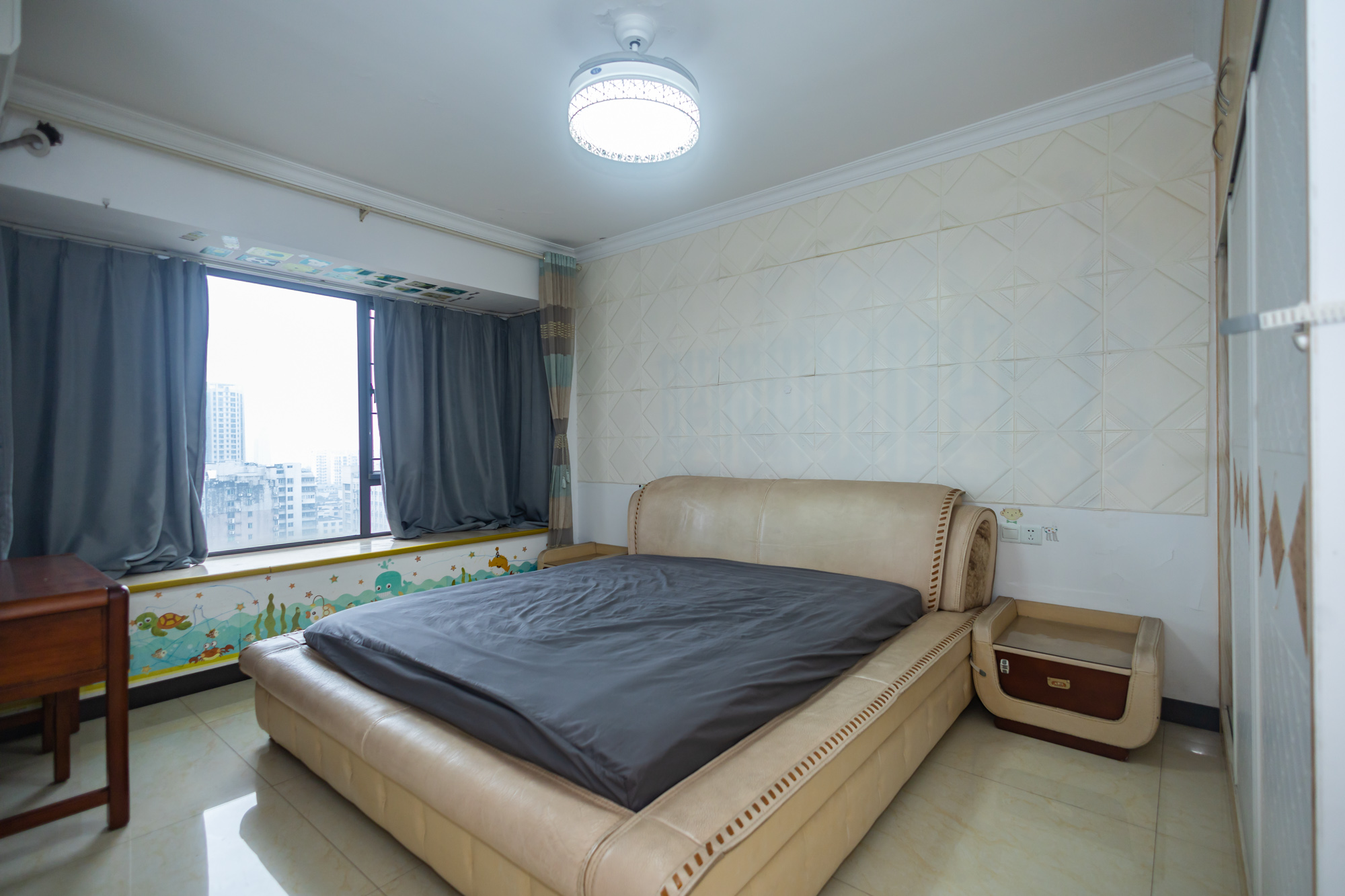 华润凤凰城二期 4室2厅2卫 110.0万 华润凤凰城二期 4室2厅2卫 110.0万卧室