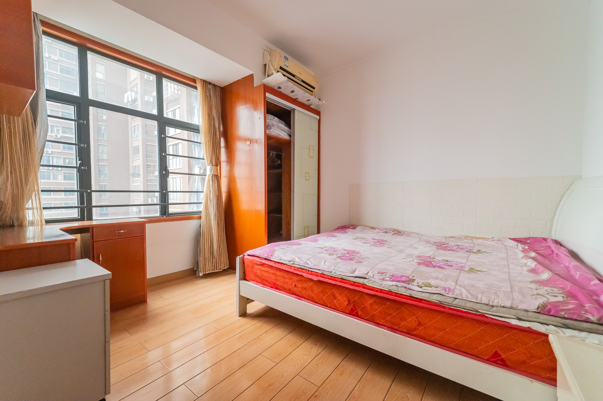 尚城 2室2厅1卫 65.0万 尚城 2室2厅1卫 65.0万卧室