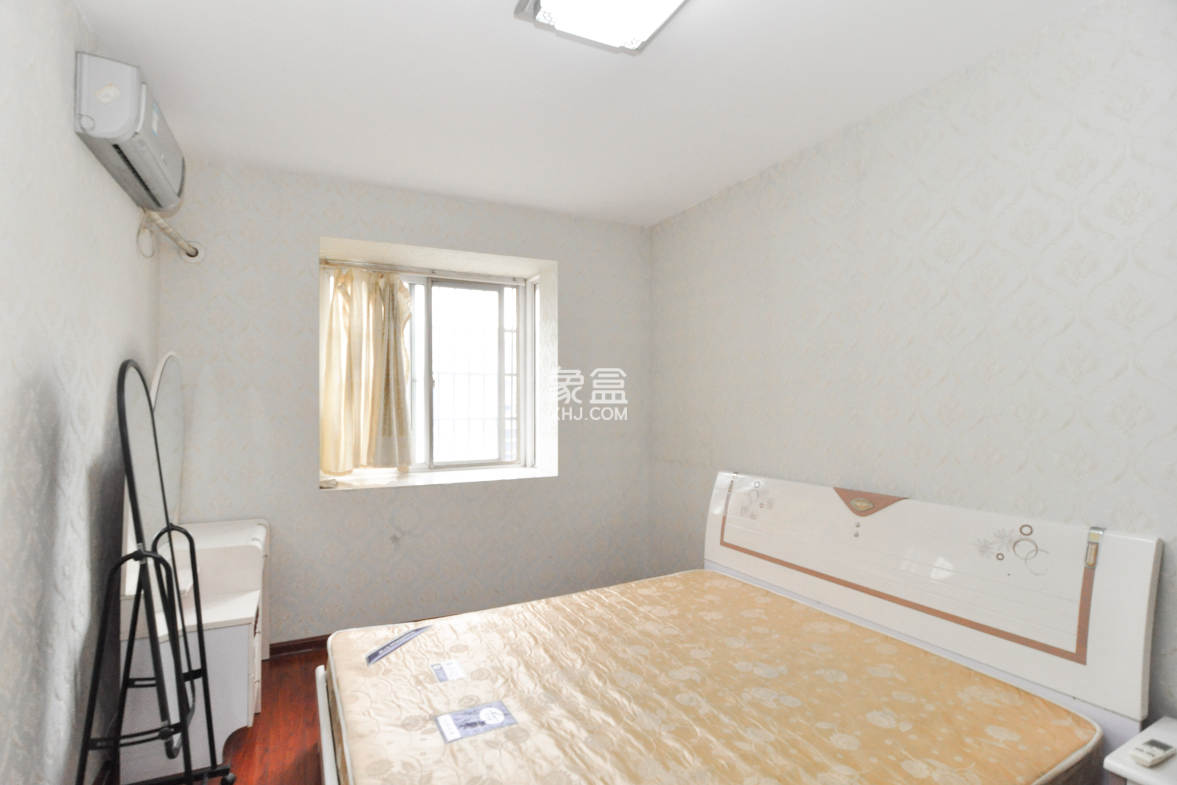 龙王港社区  2室2厅1卫    59.0万卧室