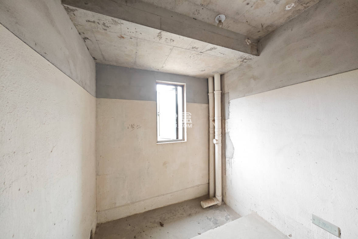 保利城(中航城国际社区、郡原美村) 4室2厅1卫 108.0万 保利城(中航城国际社区、郡原美村) 4室2厅1卫 108.0万卫生间