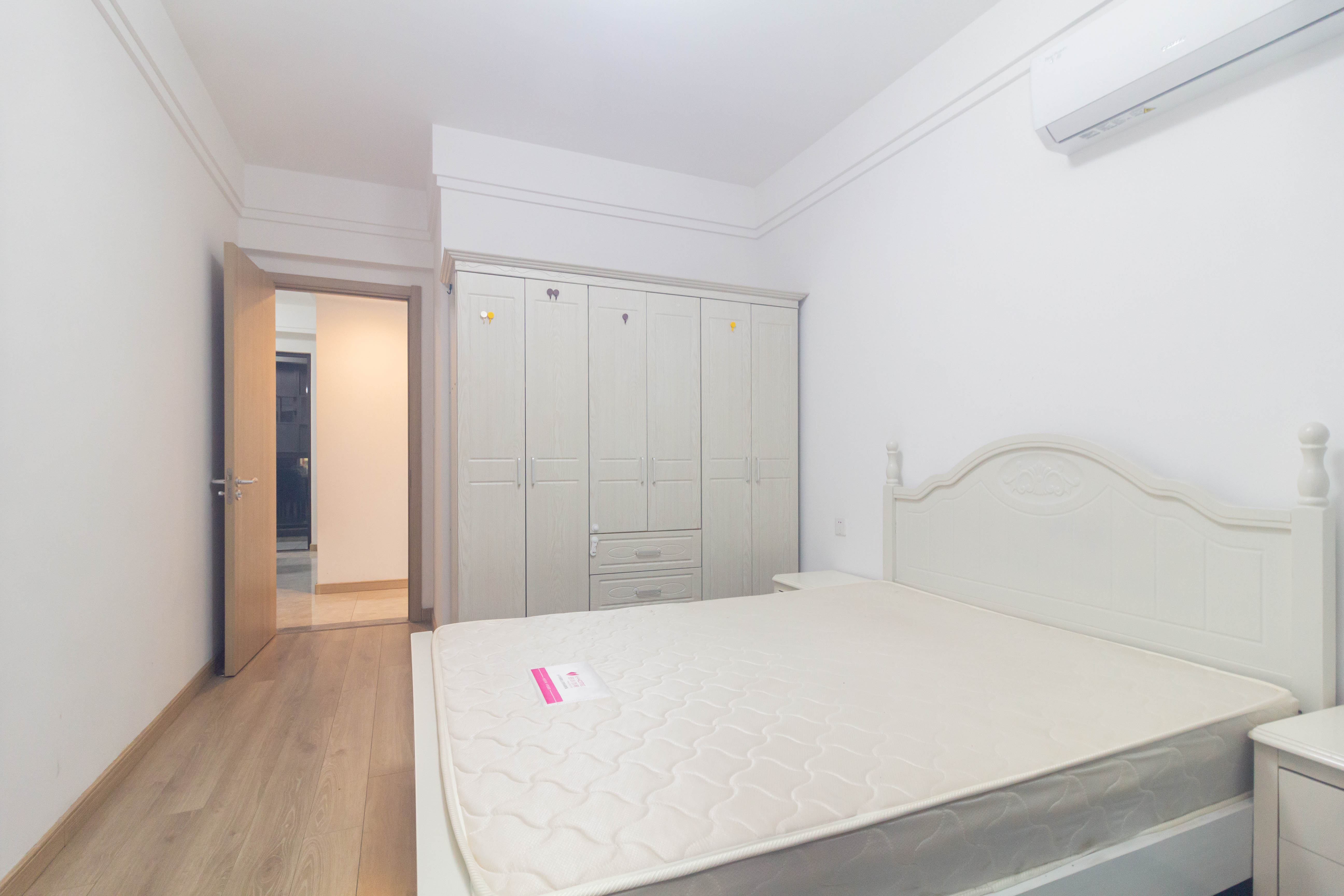 君合新城玺樾 4室2厅2卫 88.0万 君合新城玺樾 4室2厅2卫 88.0万卧室