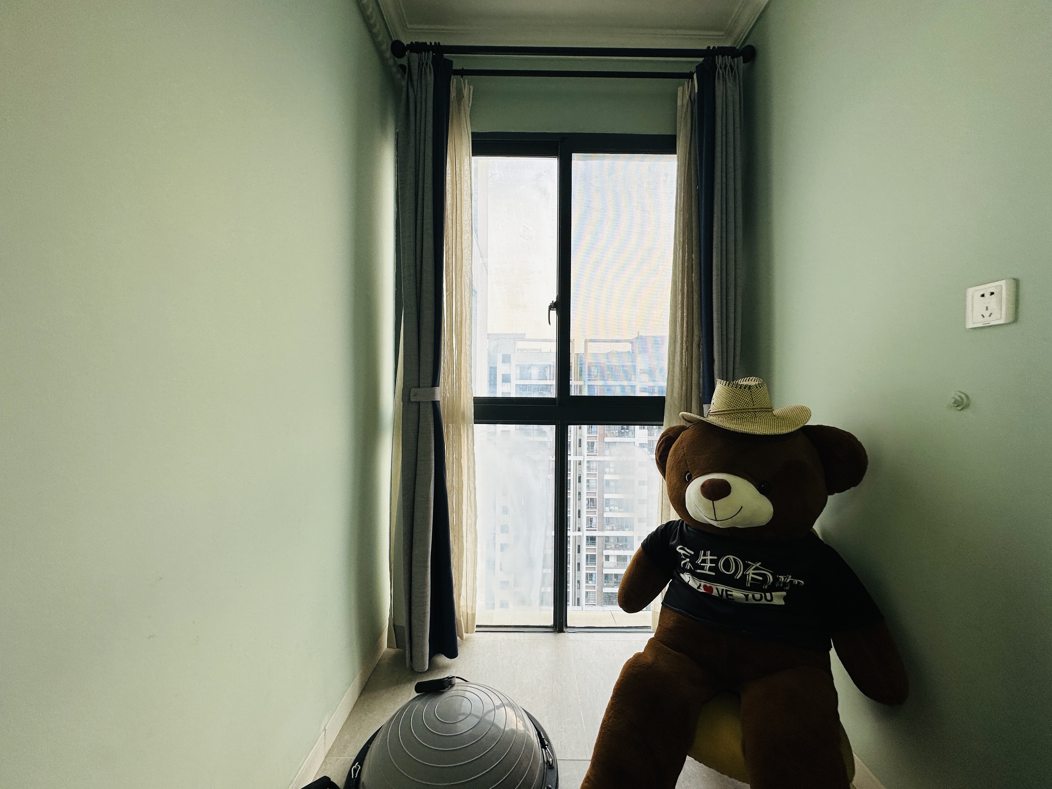 伊泰天骄一期 2室2厅1卫 120.0万 伊泰天骄一期 2室2厅1卫 120.0万阳台