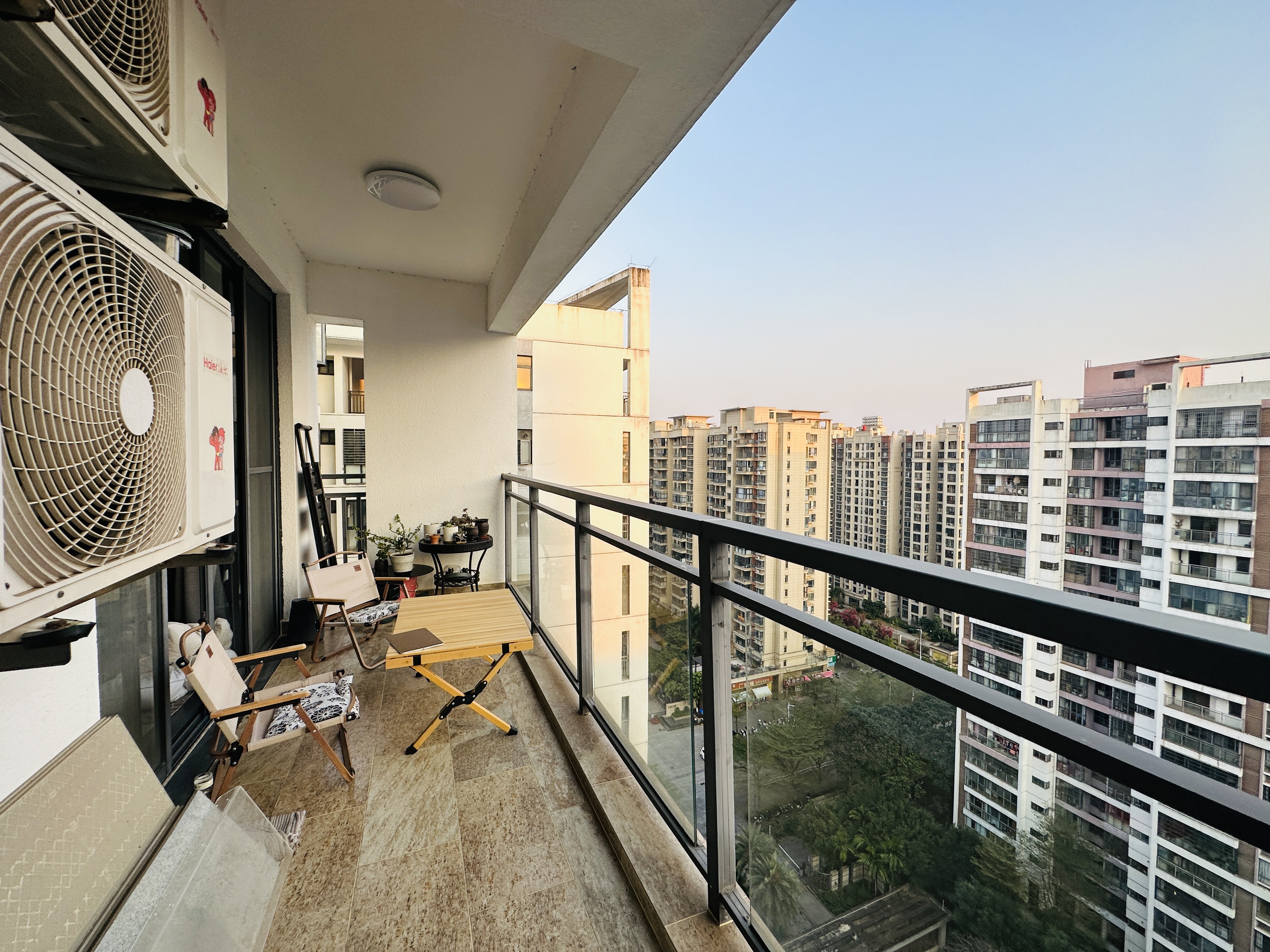 伊泰天骄一期 2室2厅1卫 120.0万 伊泰天骄一期 2室2厅1卫 120.0万阳台